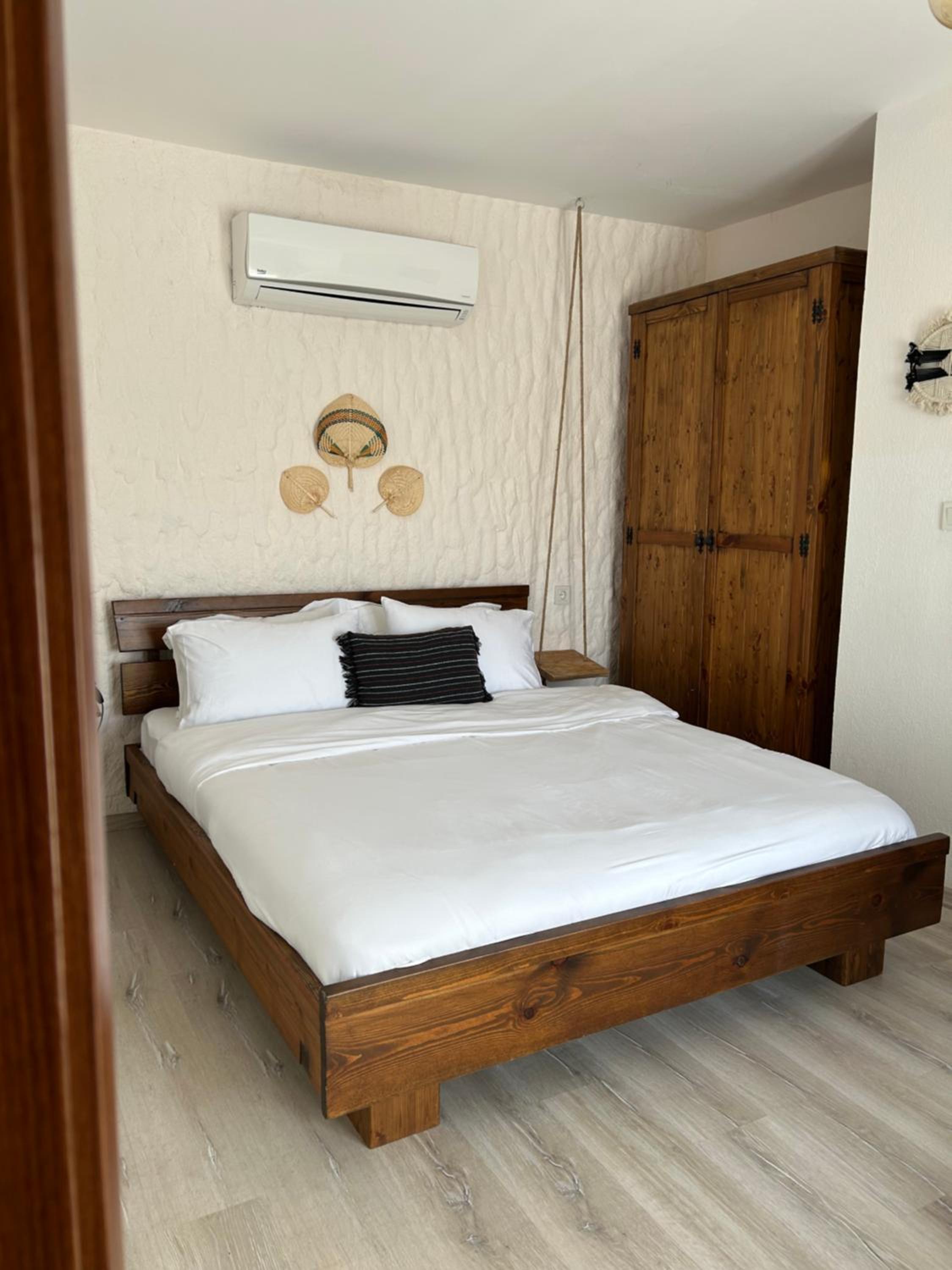 Economy Double Room - Photo 15