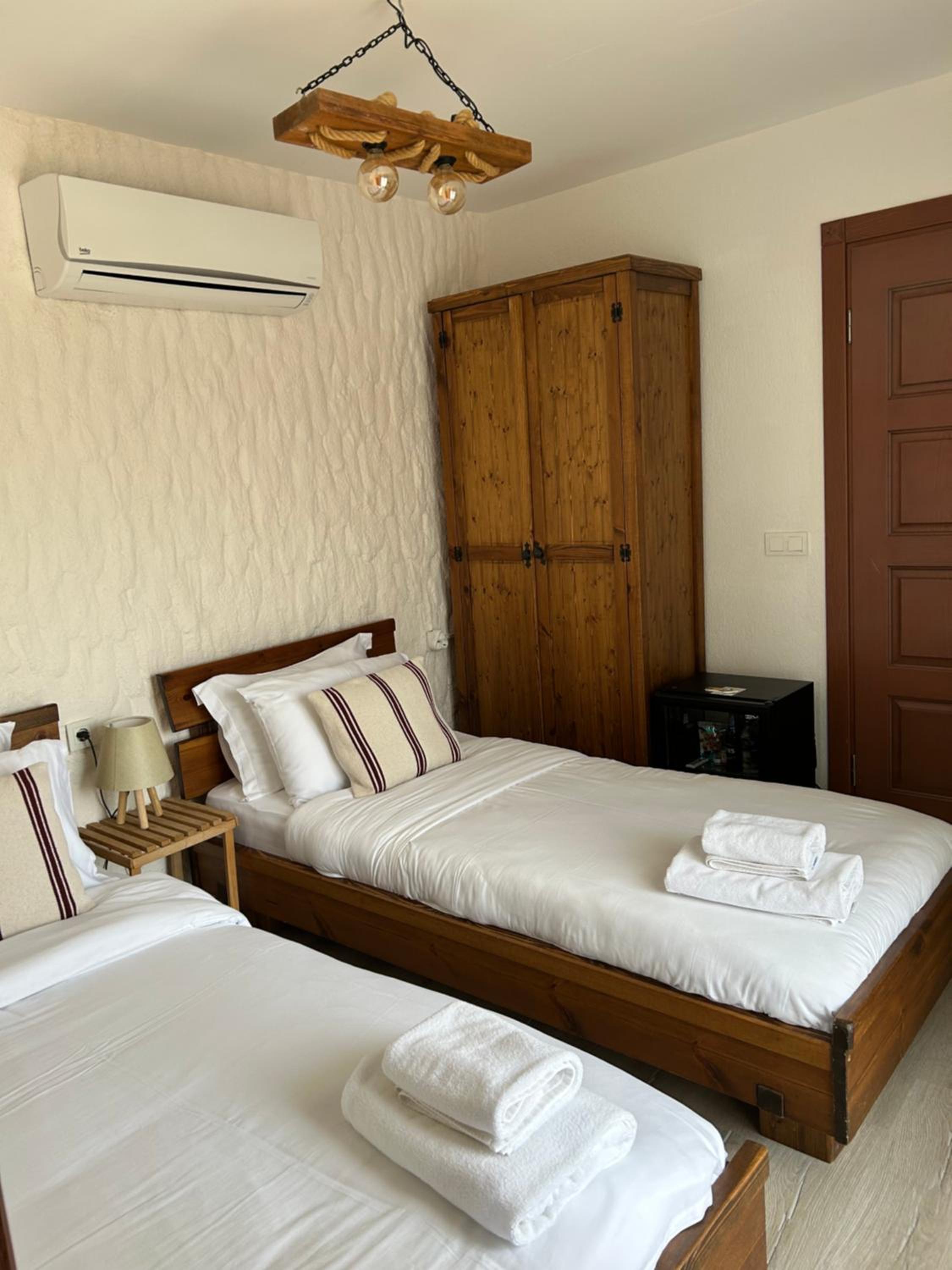 Economy Double Room - Photo 14