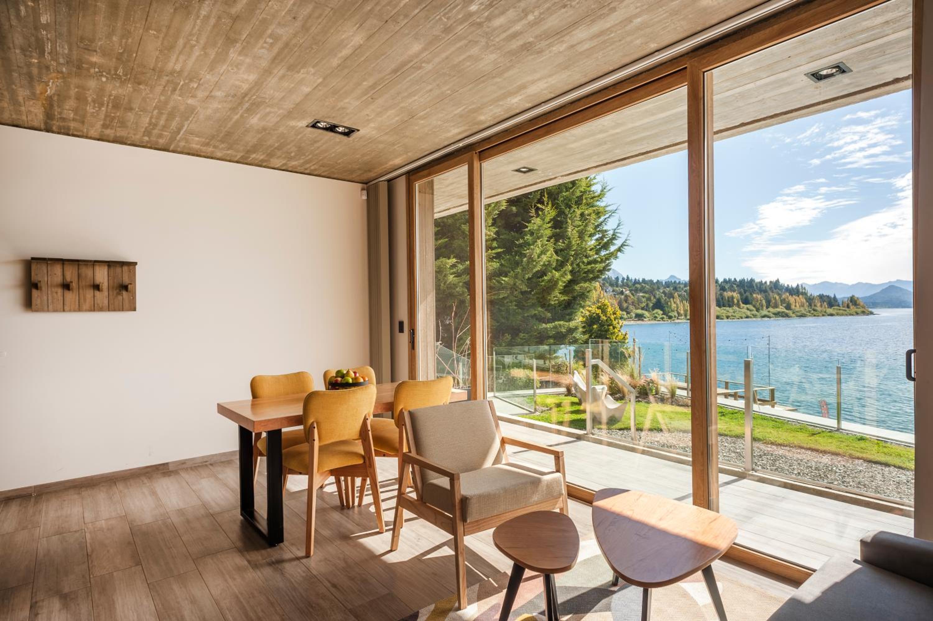 Apartment with Lake View photo 3