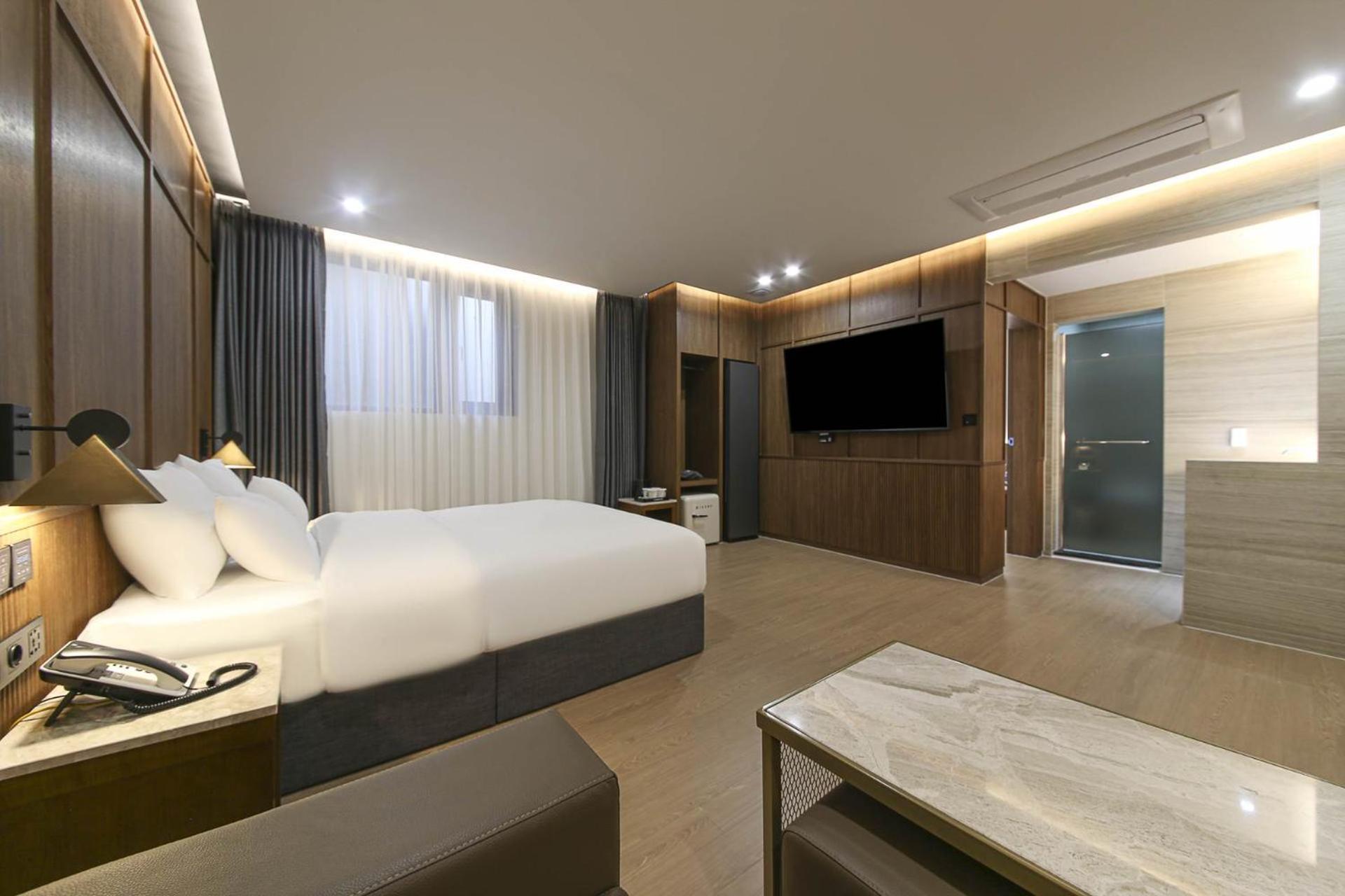 Family Double Room - Photo 5