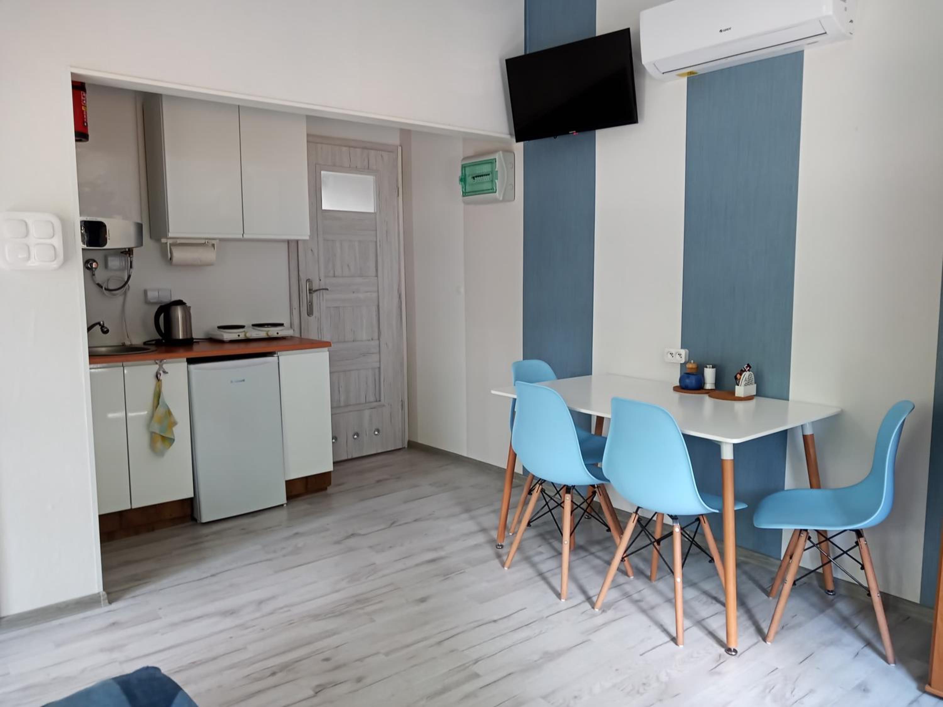 One-Bedroom House photo 1