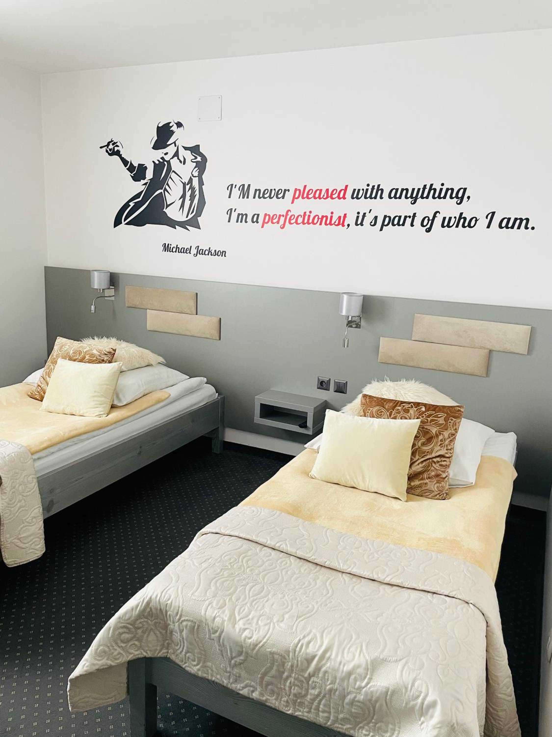 Double or Twin Room - Photo 4