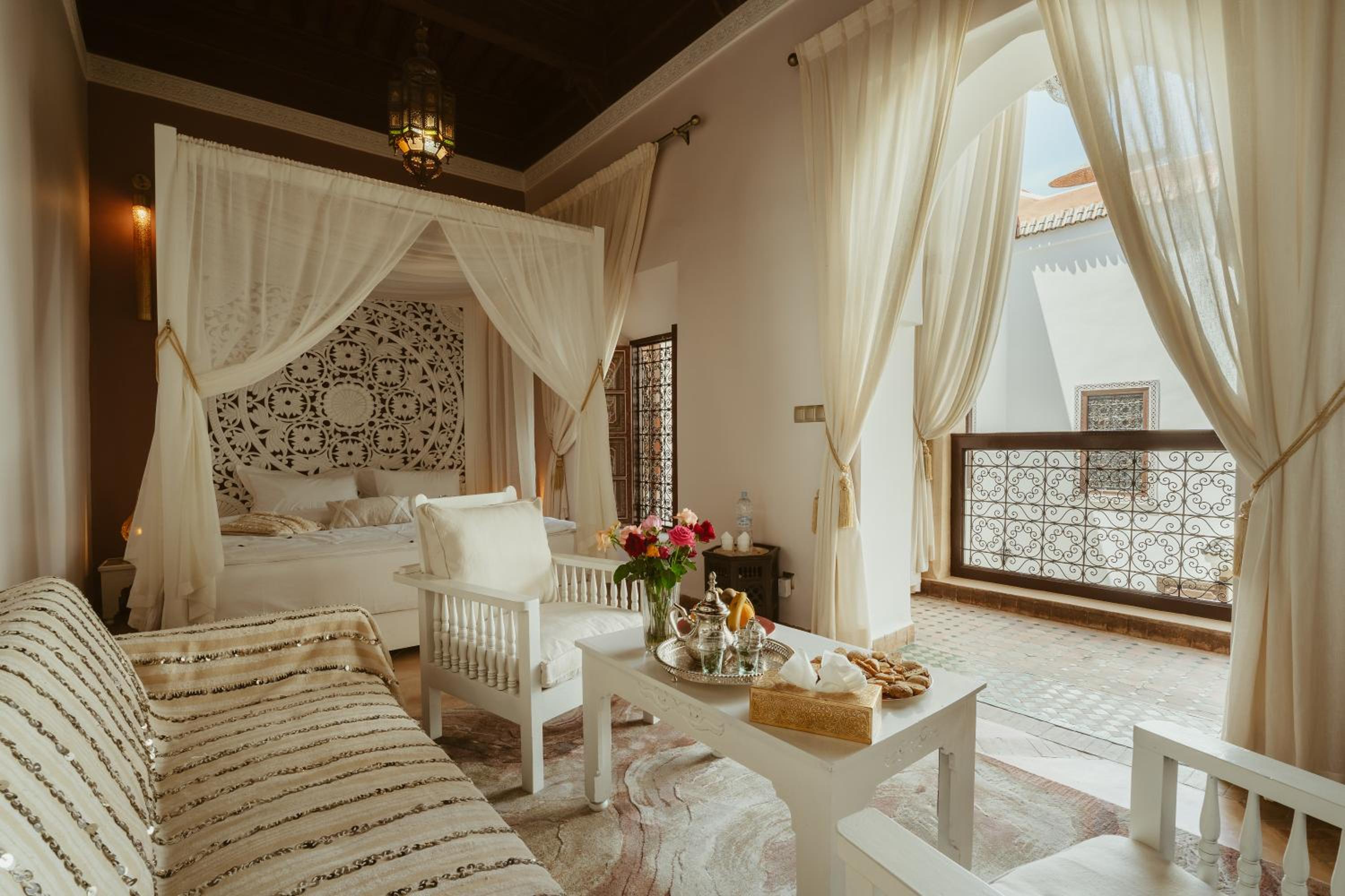 Deluxe Queen Suite