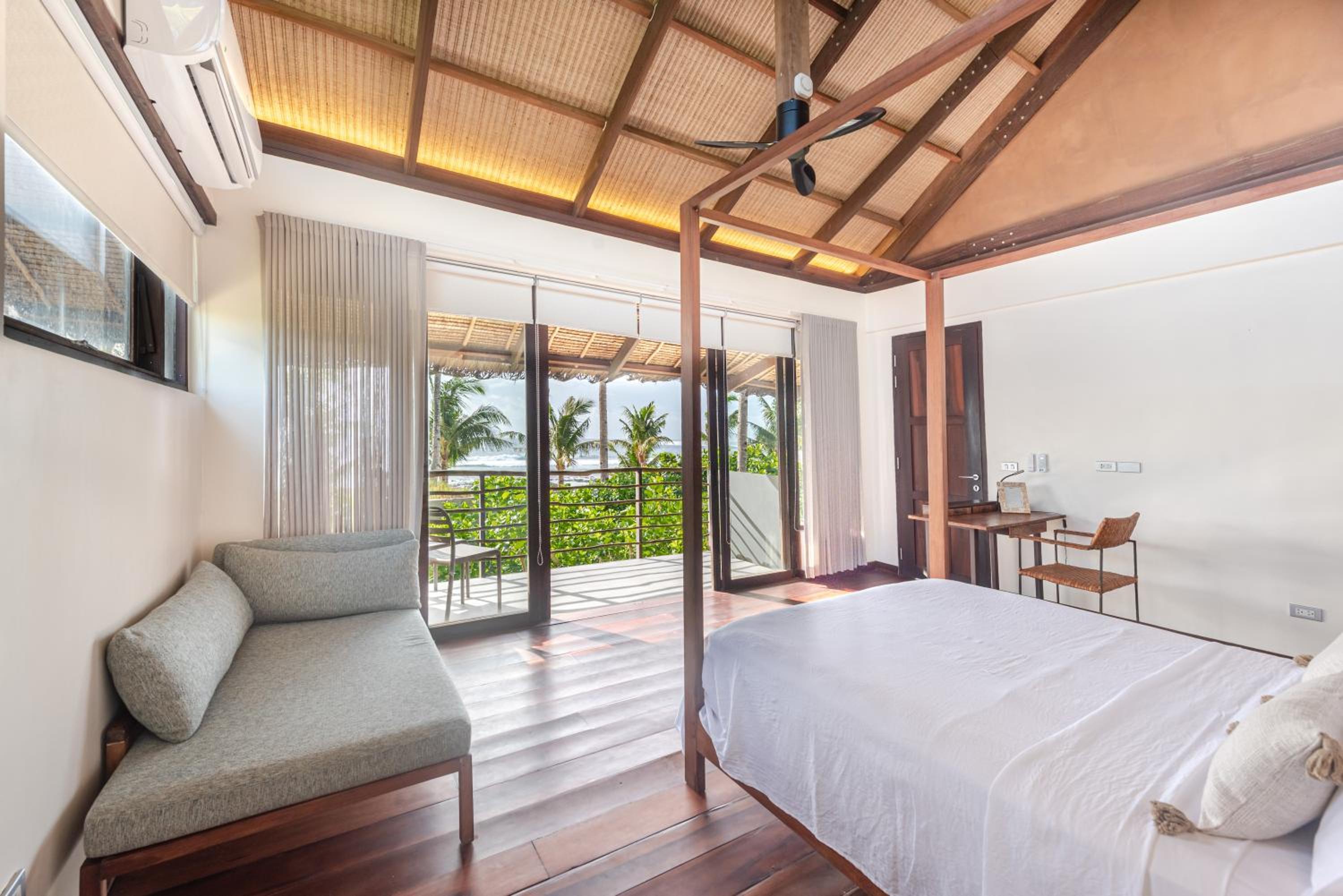 Queen Room with Sea View