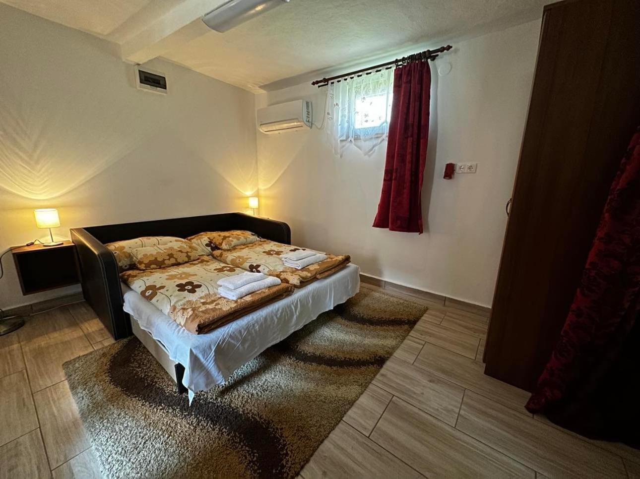 Two-Bedroom Apartment - Photo 8