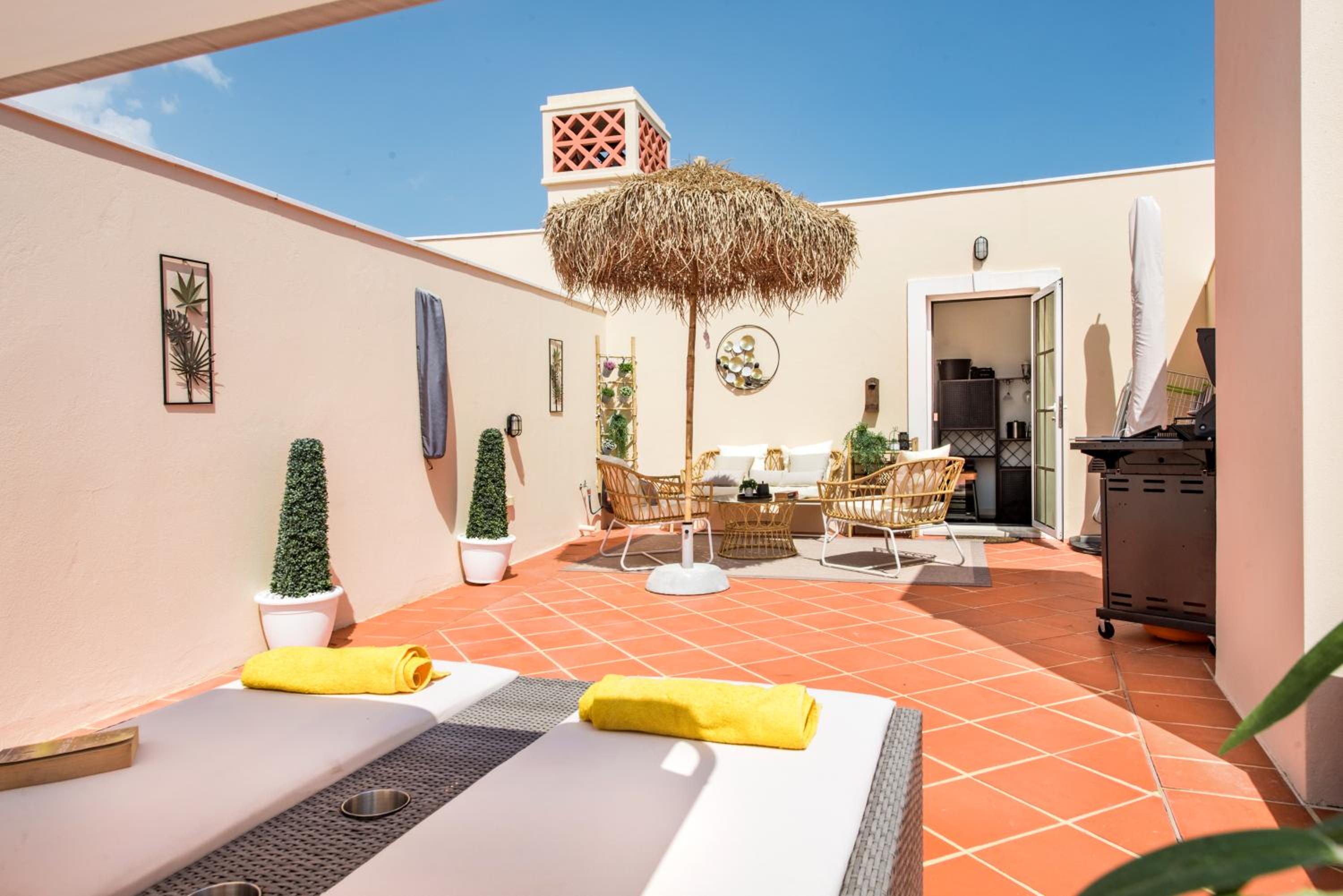 Apartment with Terrace photo 2