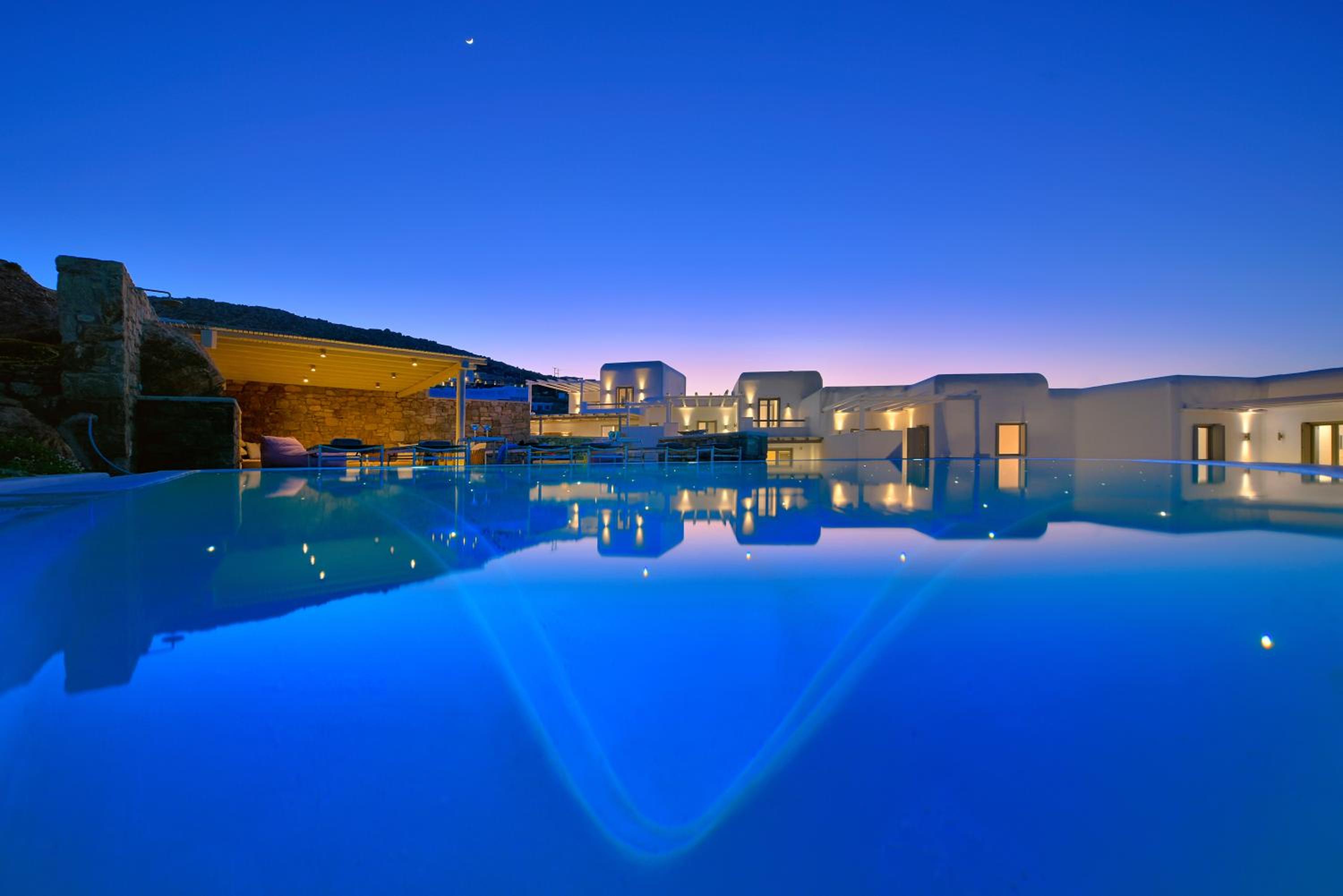 Villa photo 2
