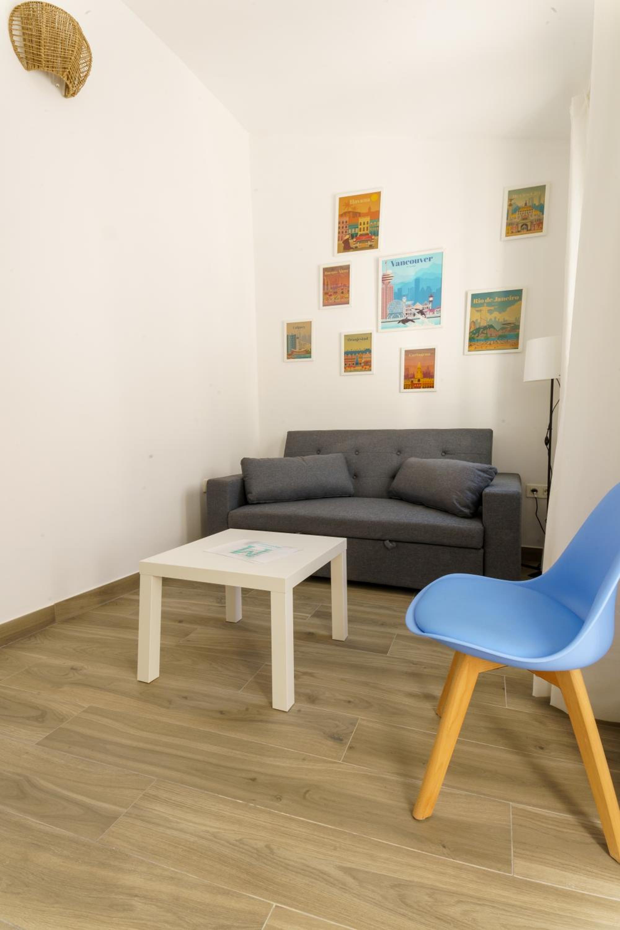One-Bedroom Apartment - Photo 1