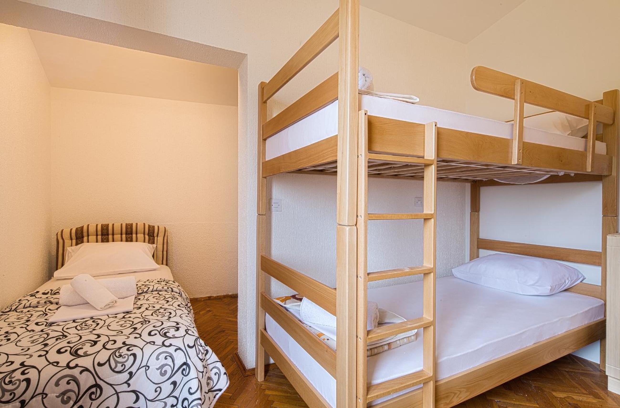 Bunk Bed in Mixed Dormitory Room photo 3