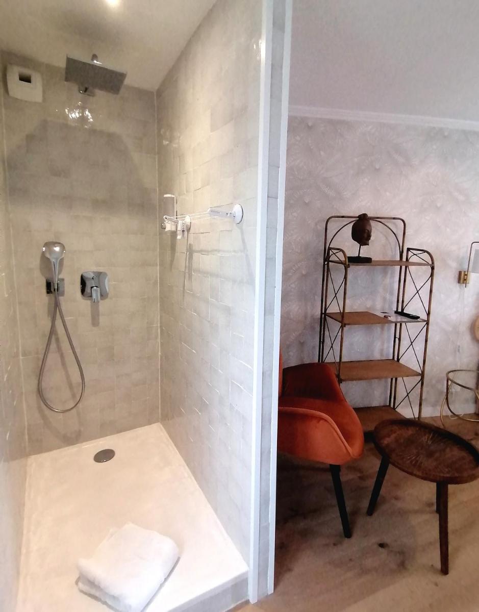 Double Room with Sea View - Photo 2