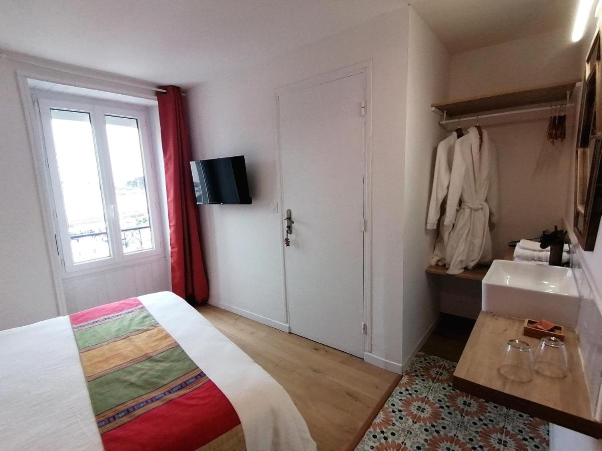 Double Room with Sea View - Photo 3