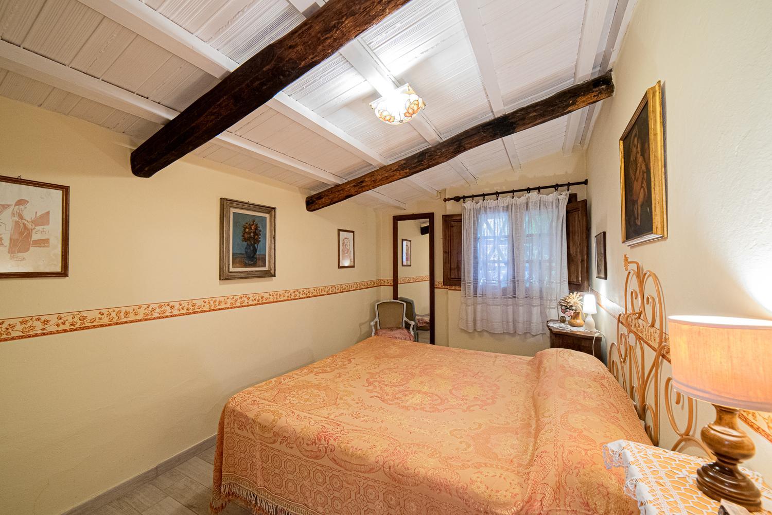Three-Bedroom House photo 3