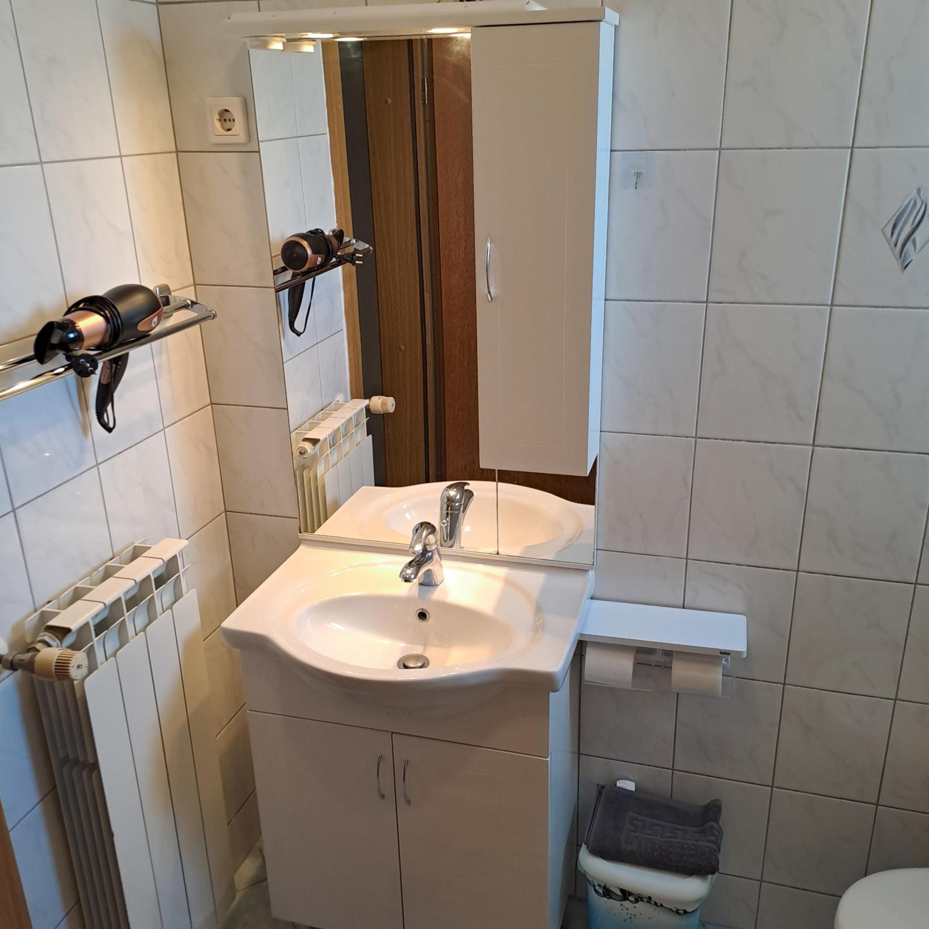 Apartment with Balcony - Photo 18