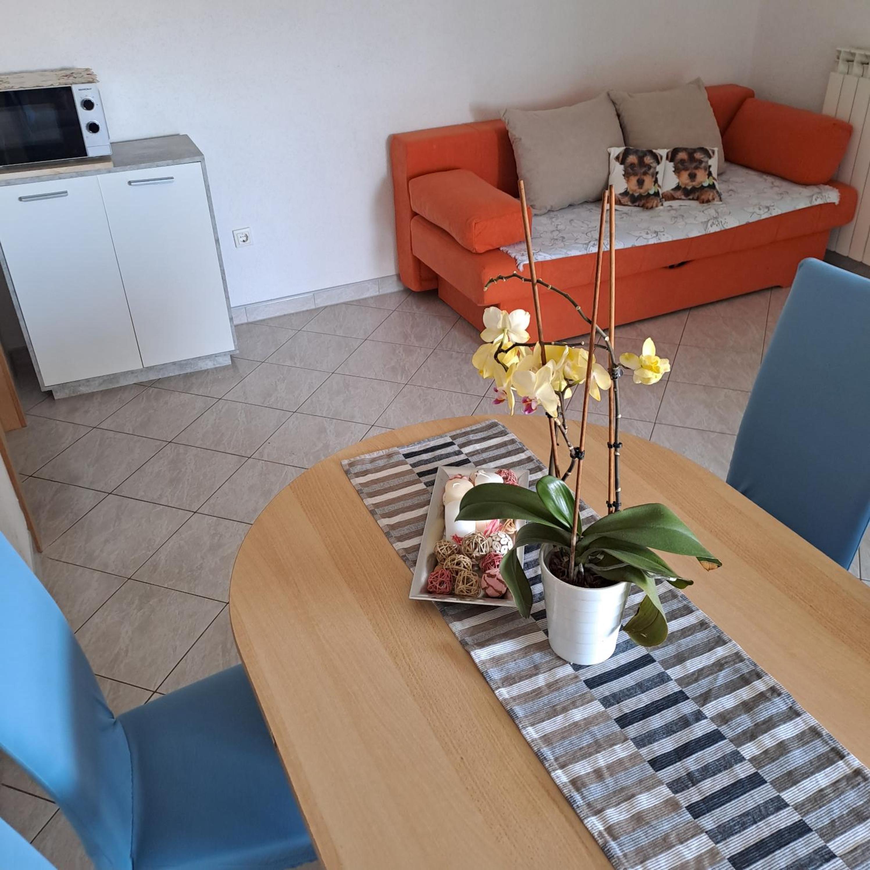 Apartment with Balcony - Photo 44