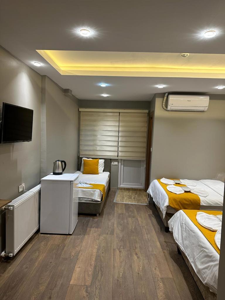 Family Room with Balcony photo 1