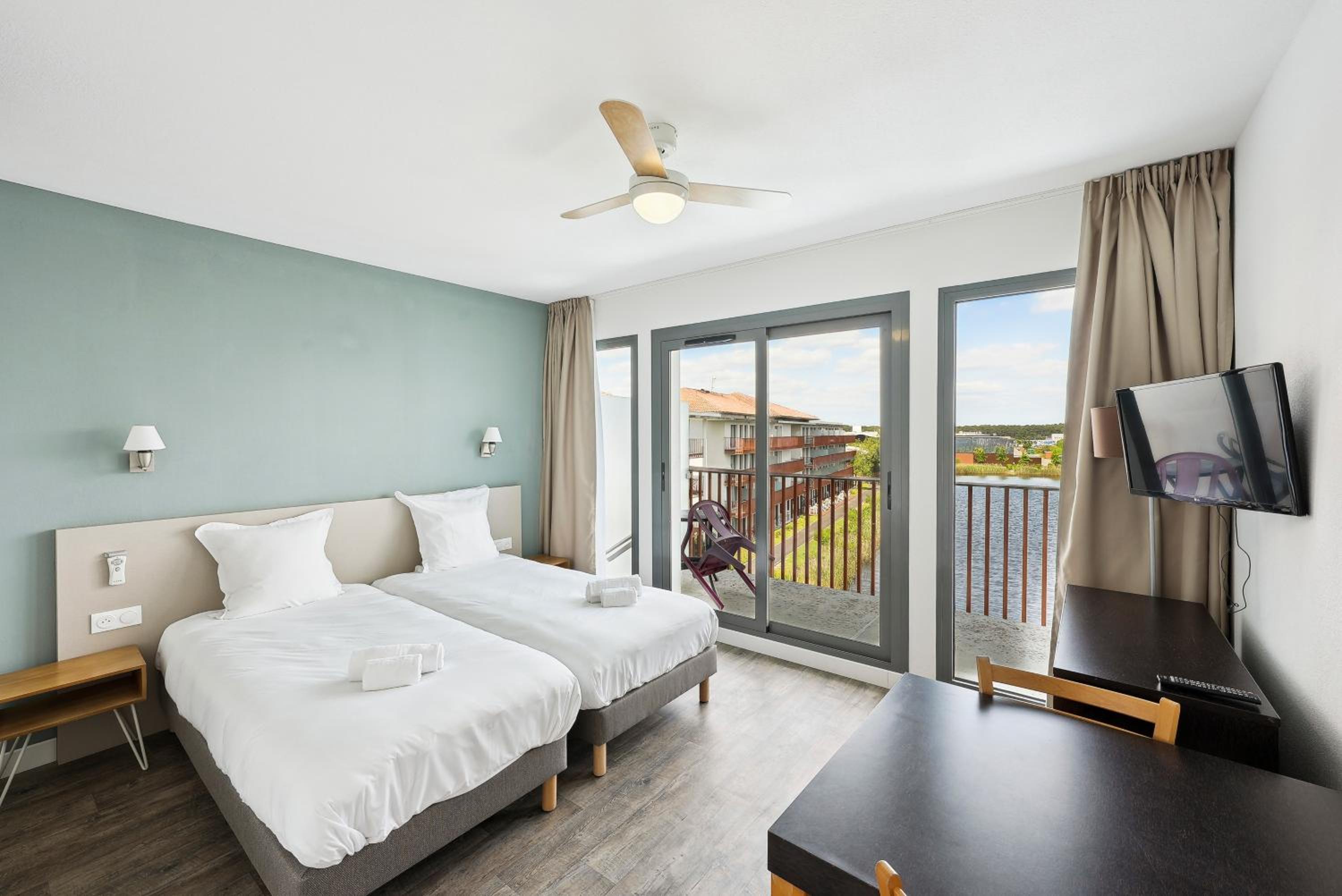 Apartment with 2 Single Bed and Sofa Bed - Photo 1