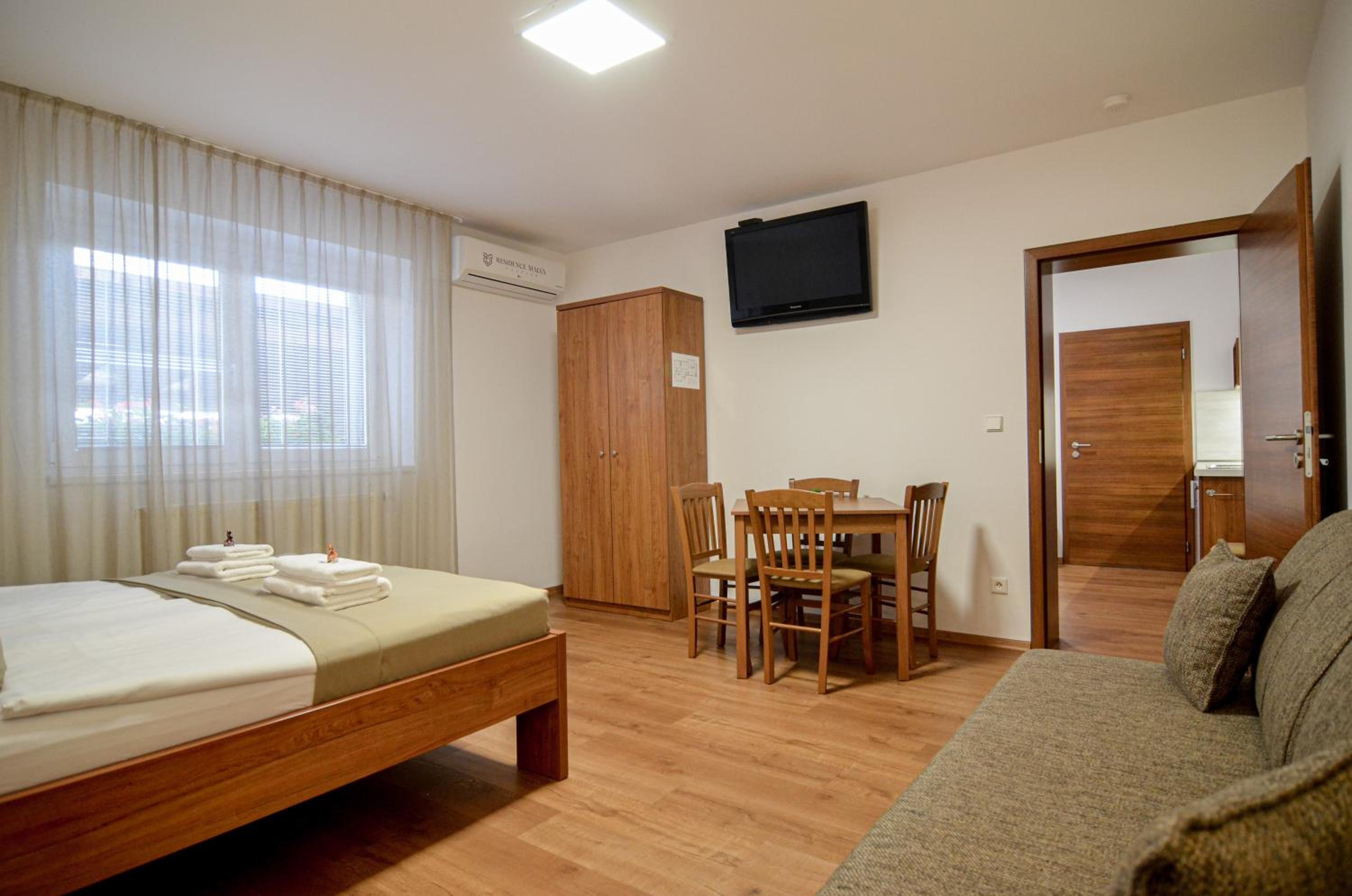 Apartment with Terrace photo 3