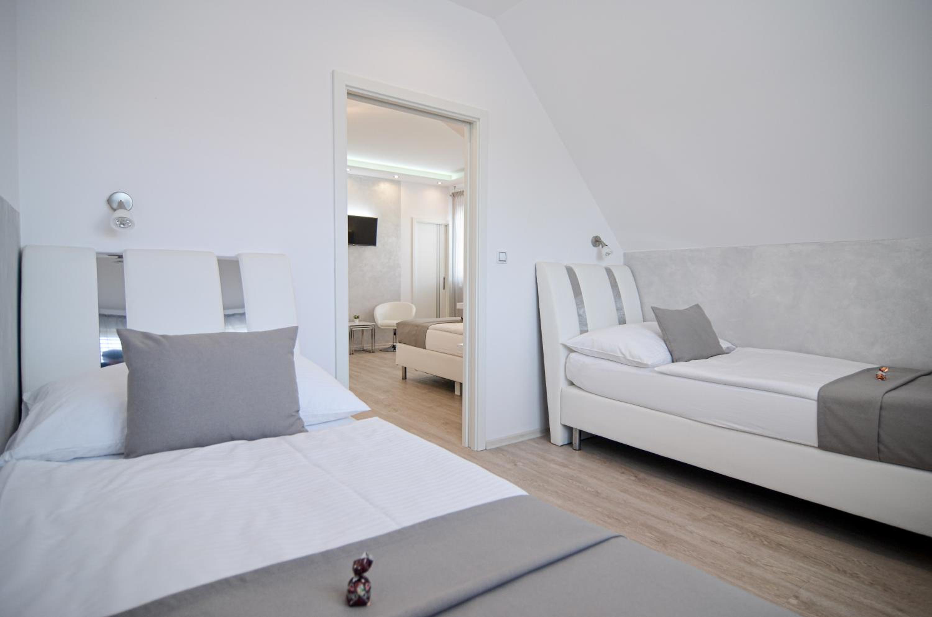 Deluxe Quadruple Room photo 3