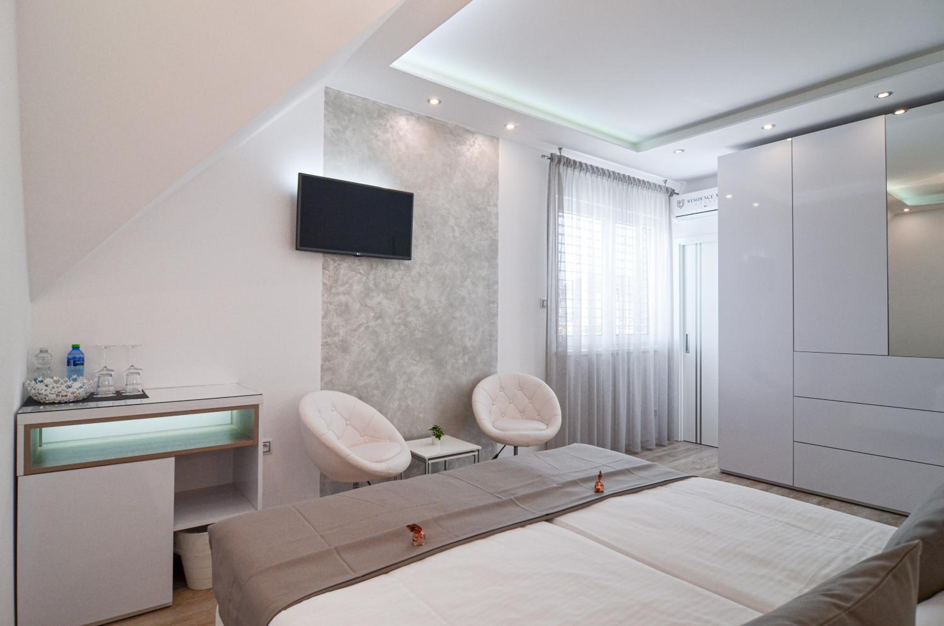 Deluxe Double Room photo 2