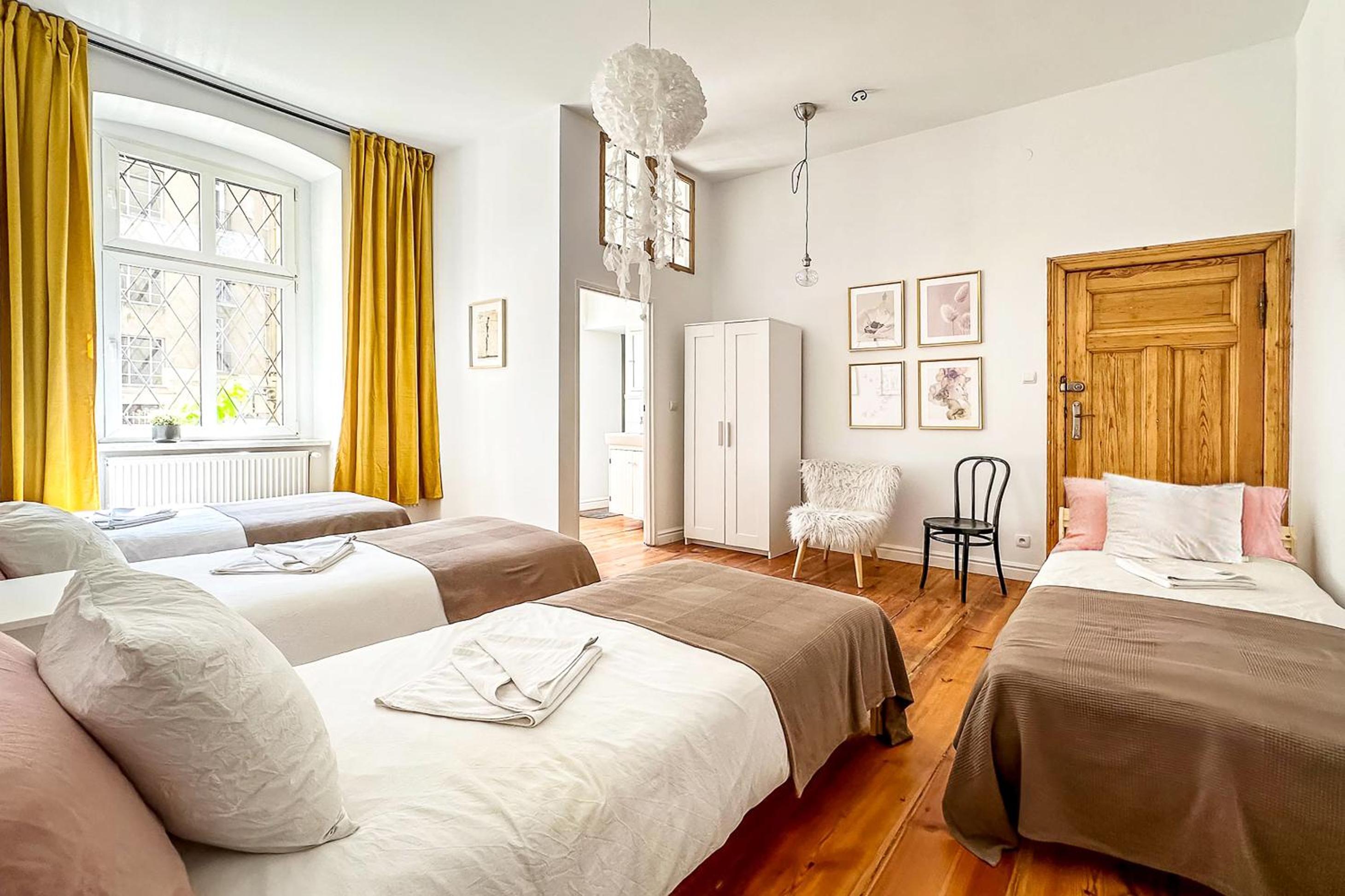 Premium Four-Bedroom Apartment with 2 Bathrooms and Living Room  - Photo 6