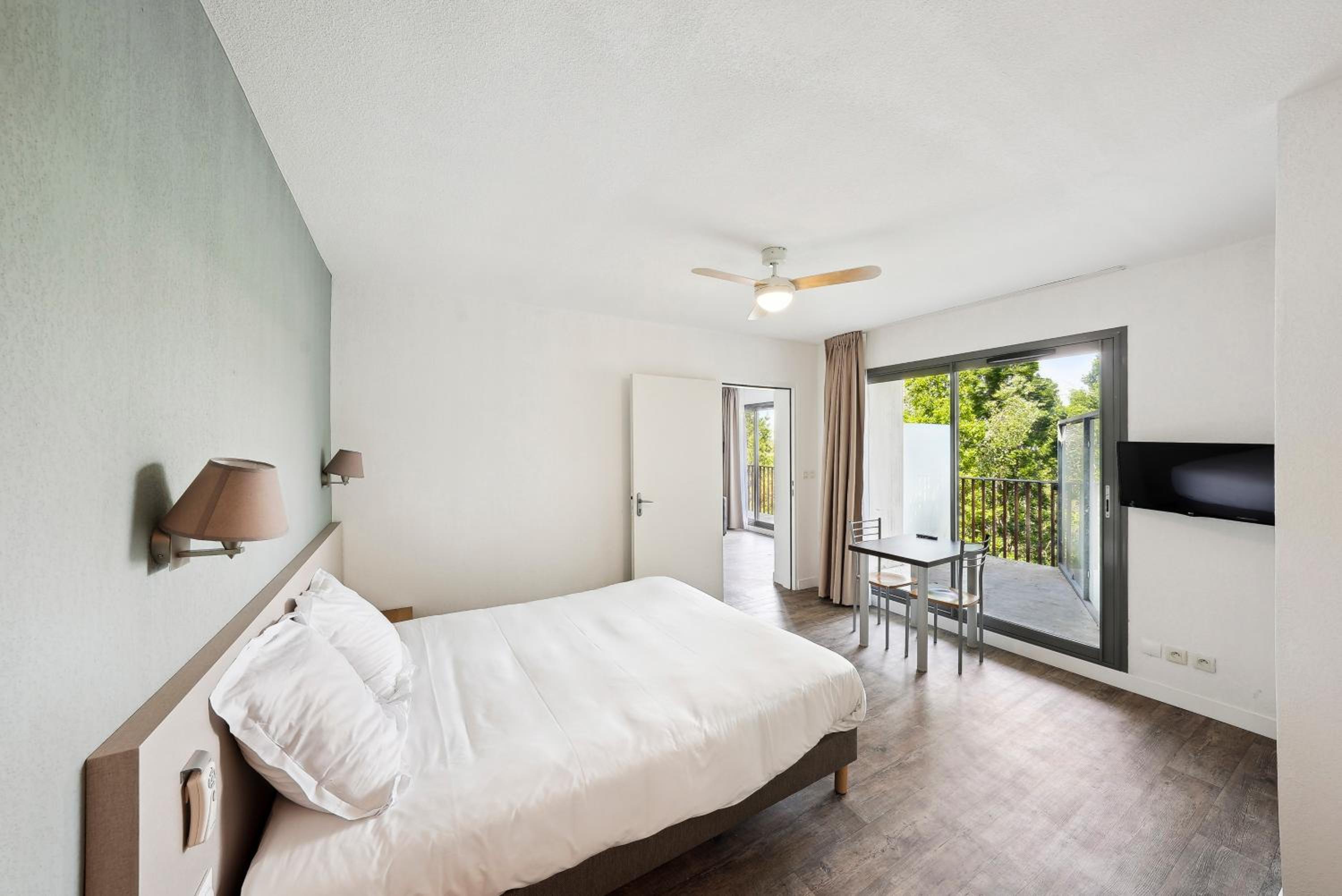 Connecting Suite (Studio + Apartment) - Photo 7