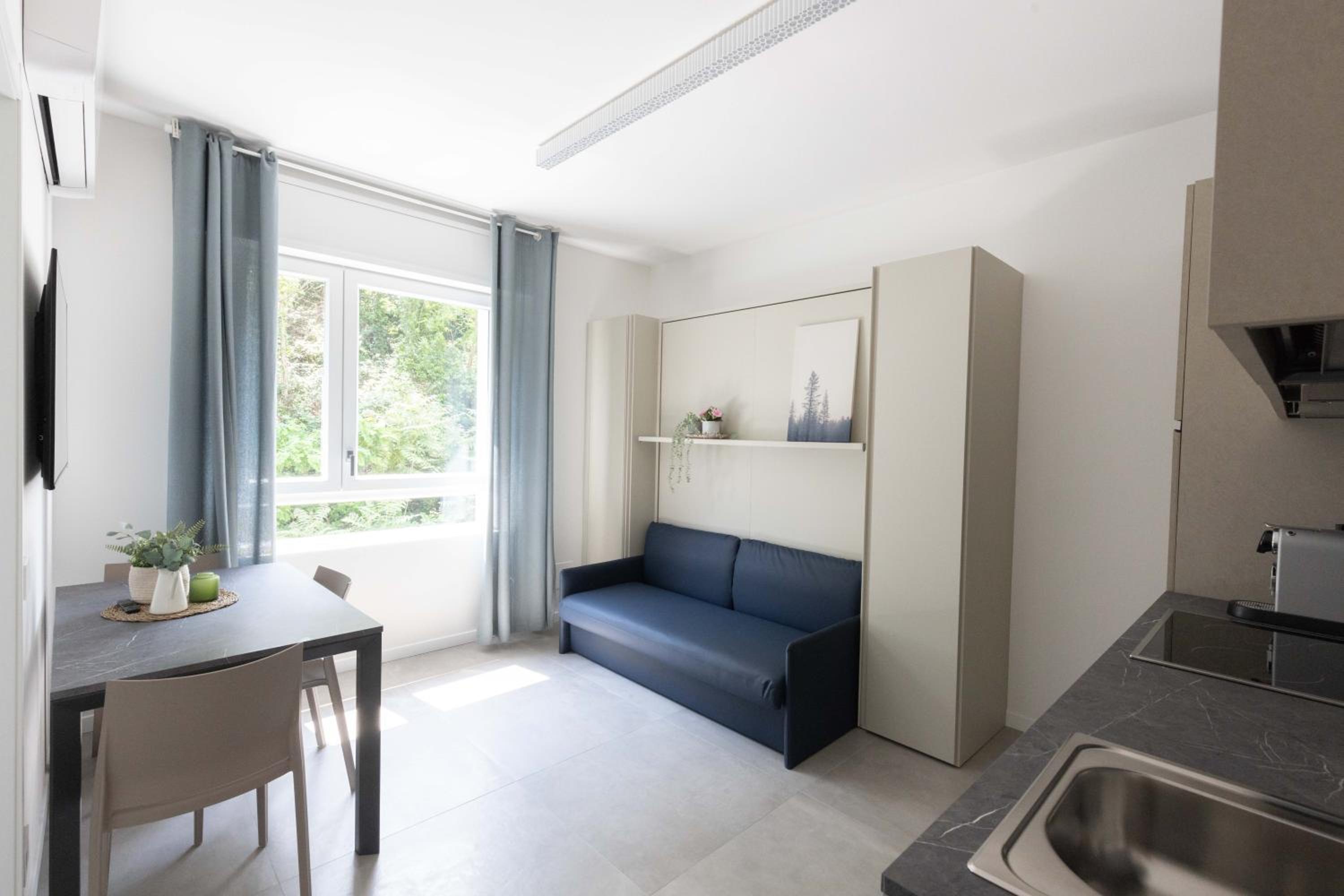 One-Bedroom Apartment