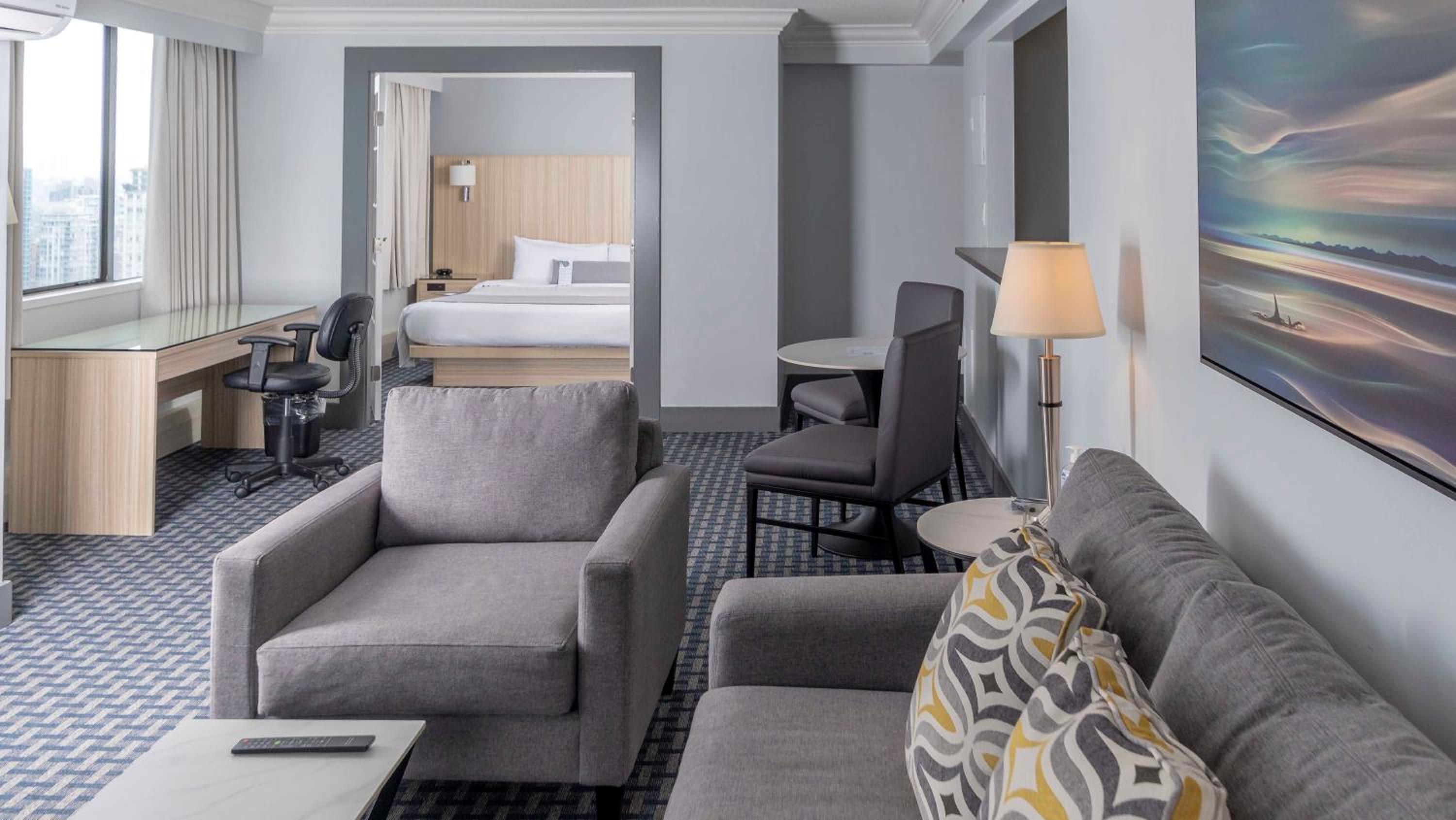 Executive Suite - Photo 26