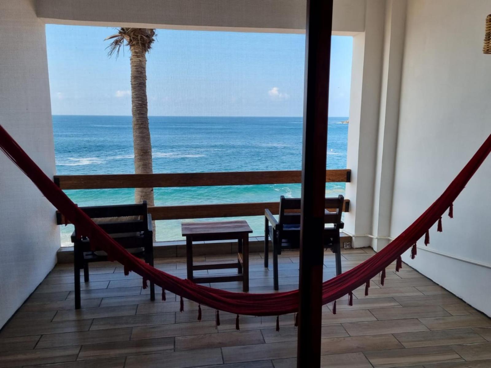 Deluxe Double Room with Balcony and Sea View photo 3