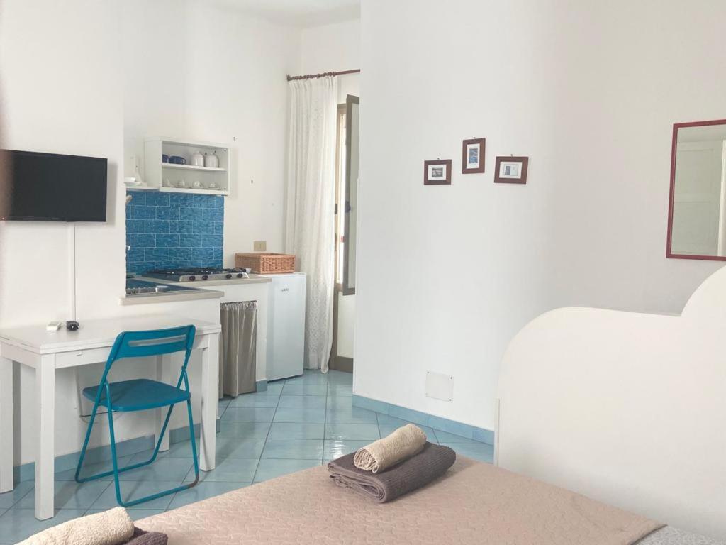 One-Bedroom House photo 1