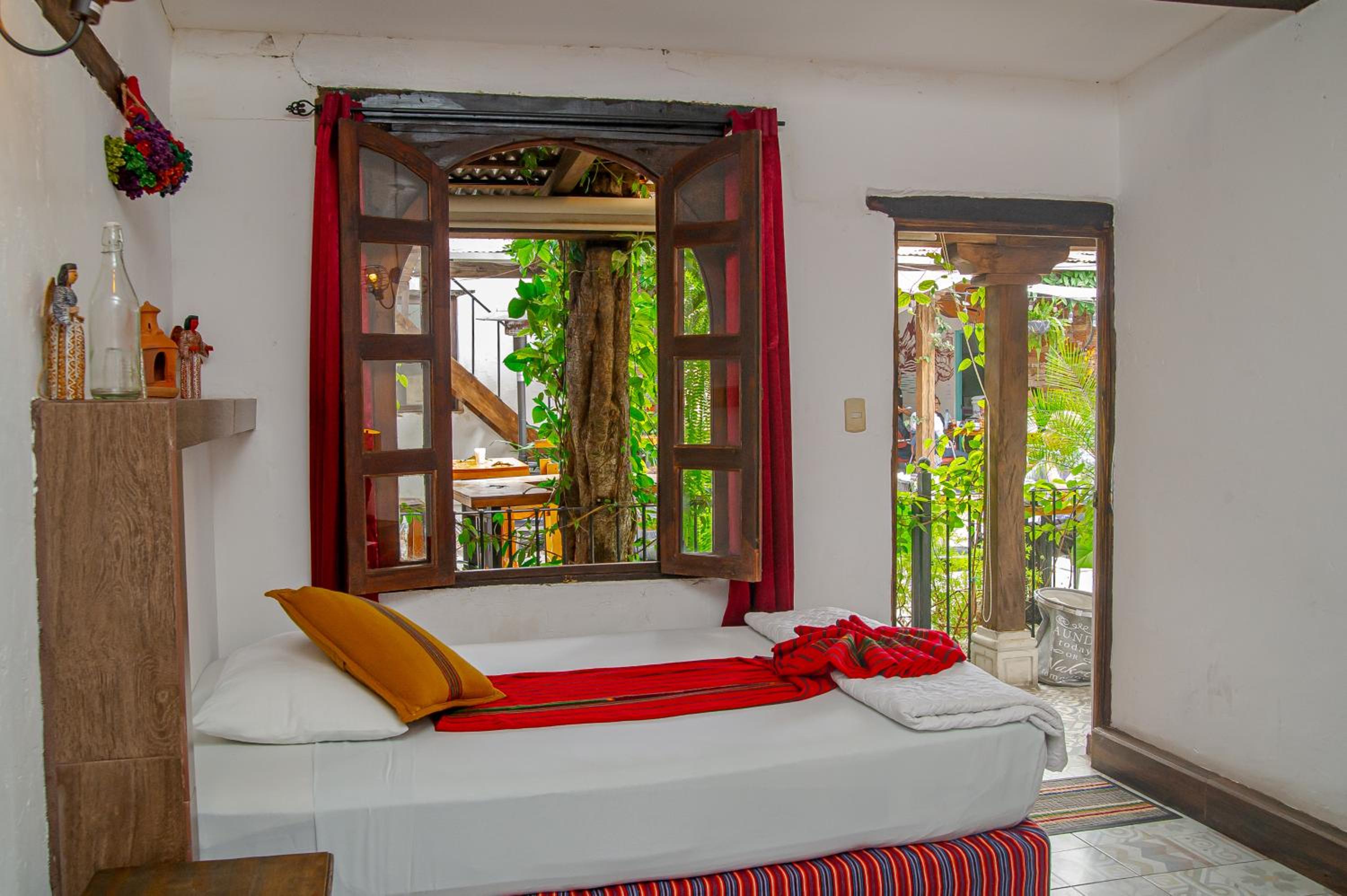 Standard Twin Room - Photo 1