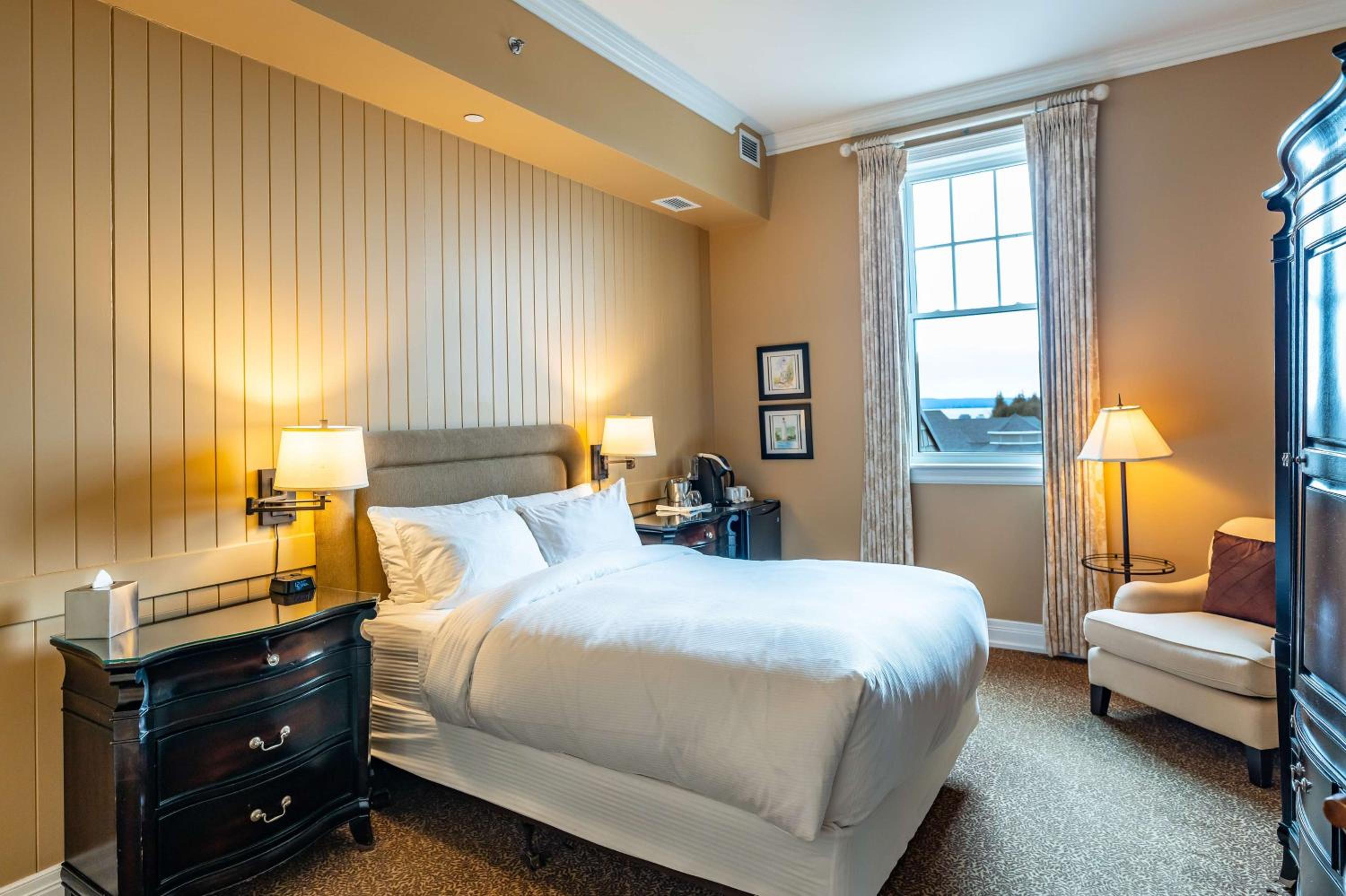 Queen Suite photo 1