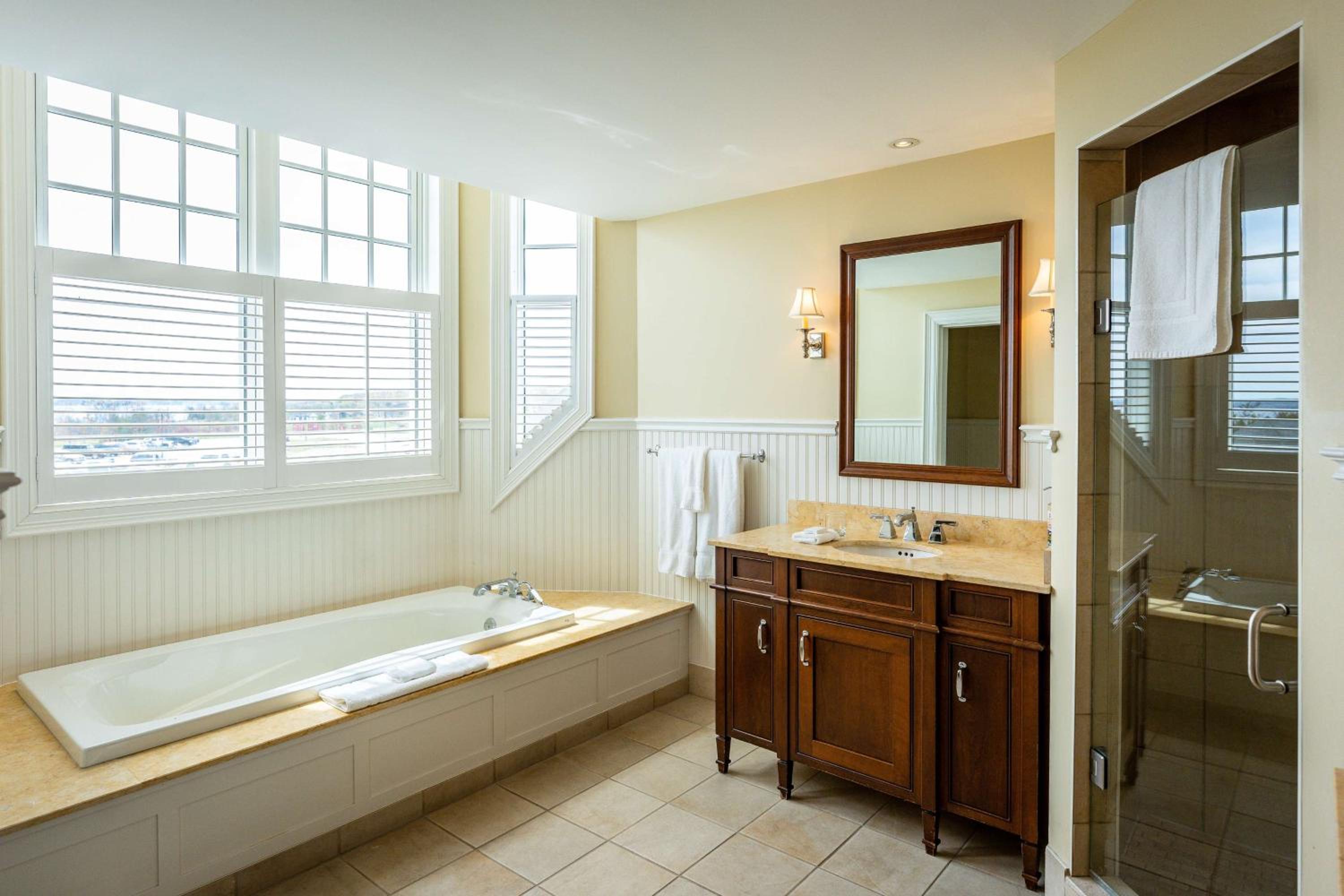Executive King Suite photo 2