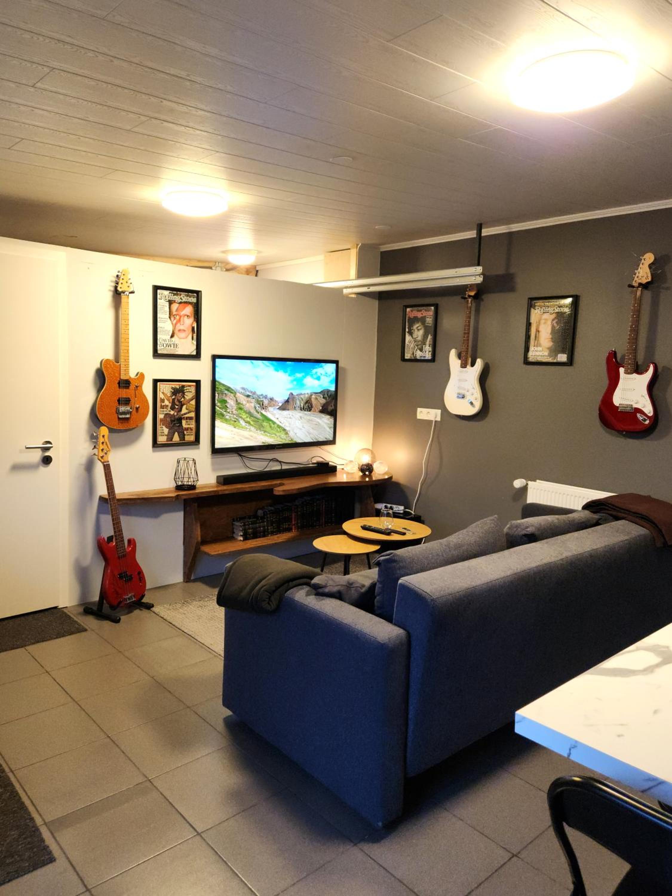 One-Bedroom Apartment photo 2