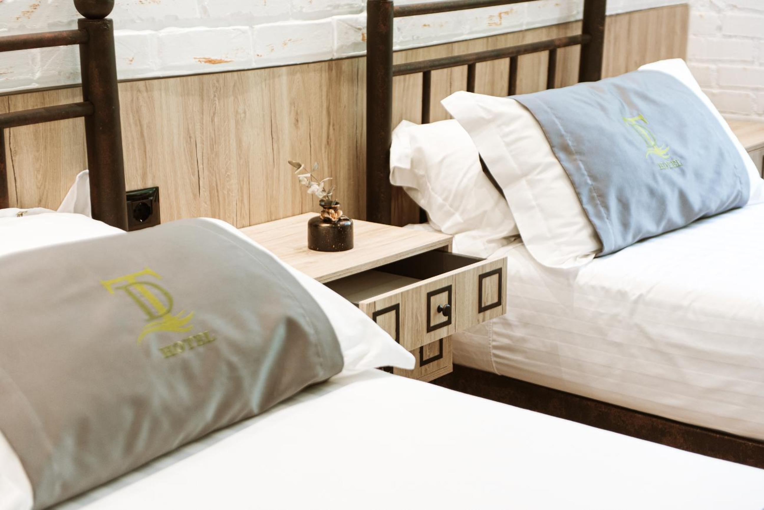 Double Room with Extra Bed photo 2