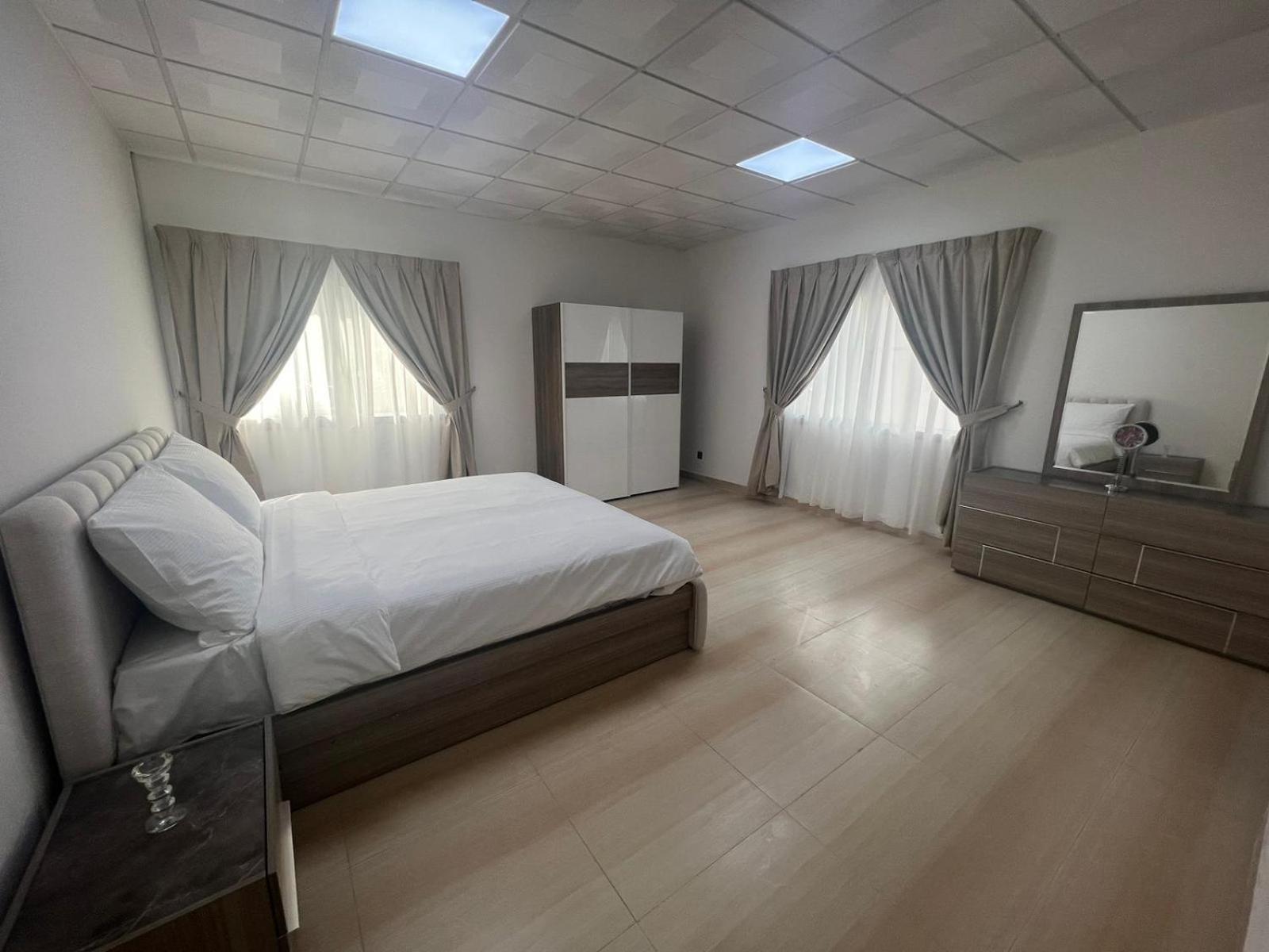 Three Bedroom Villa With Garden photo 3