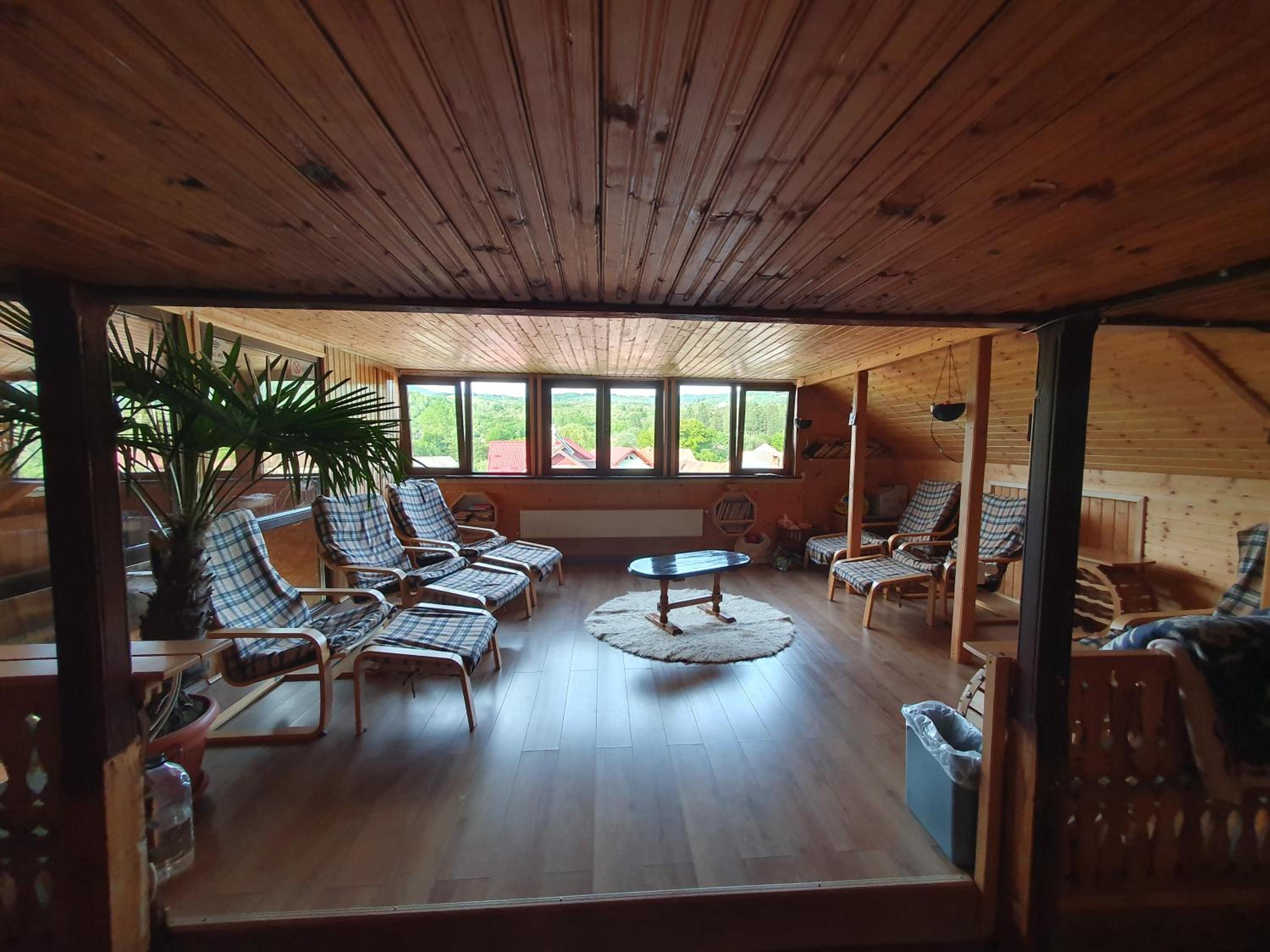 Apartment with Balcony - Photo 35