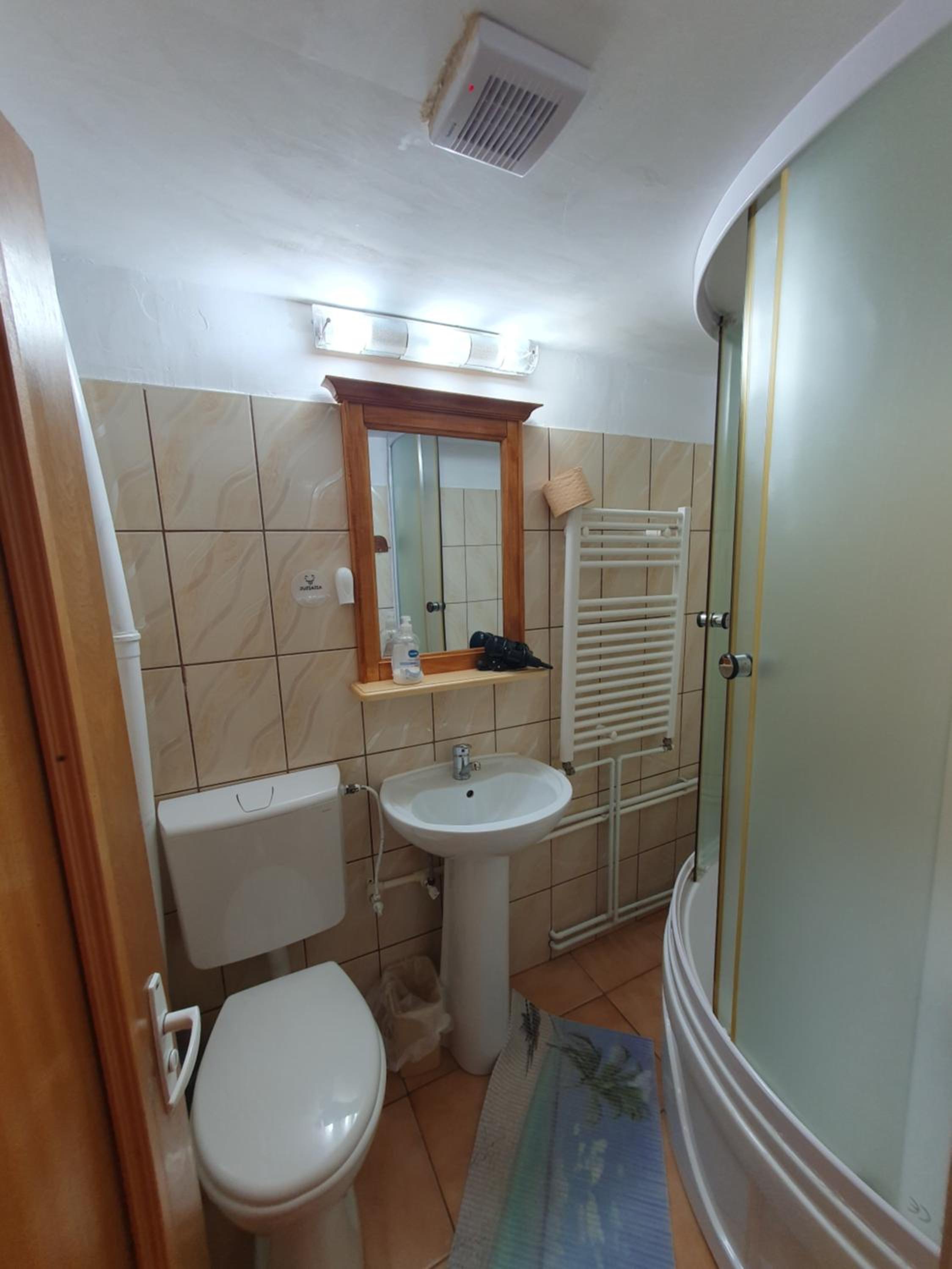 Apartment with Balcony - Photo 27