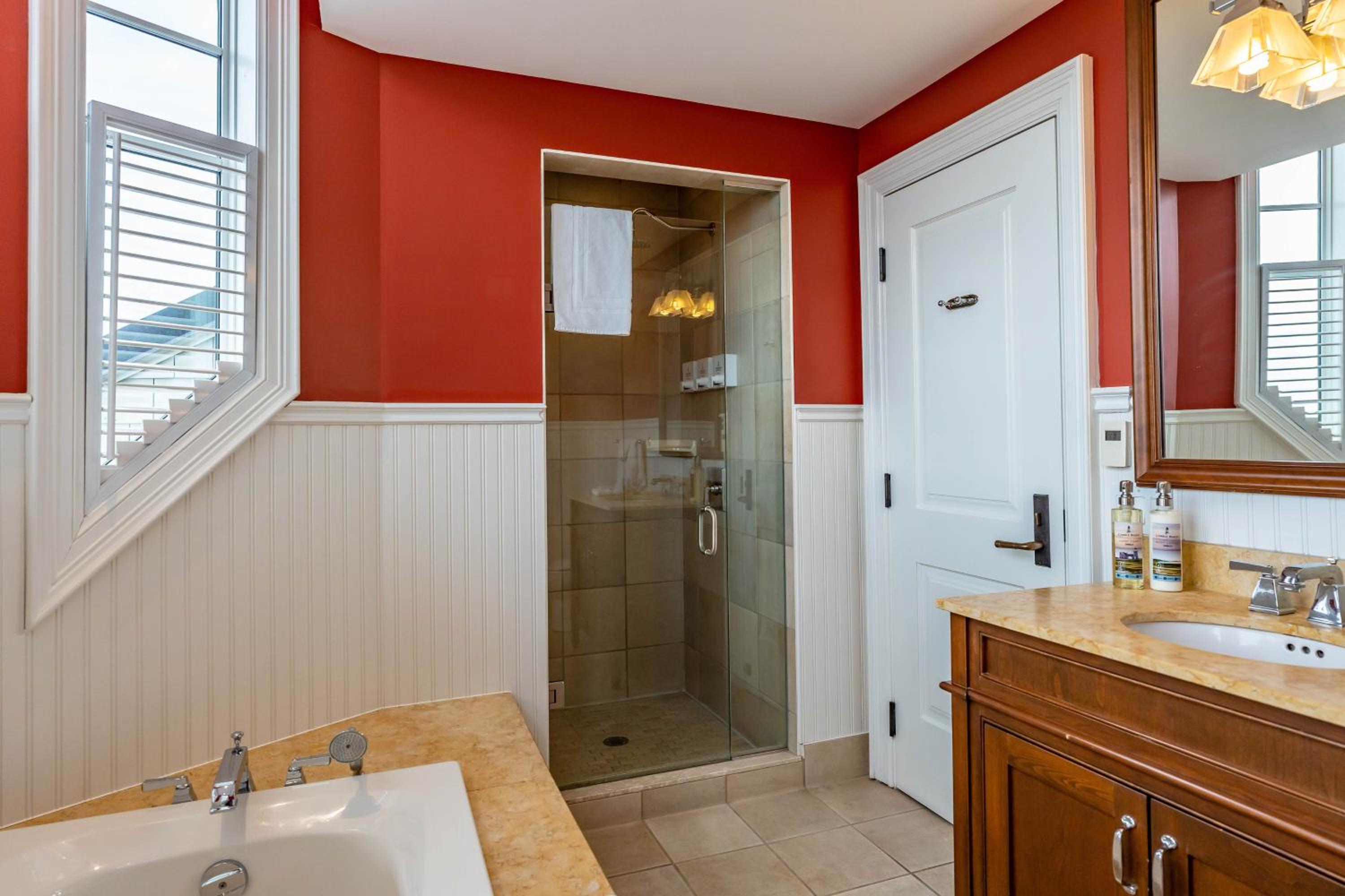Superior King Suite photo 2