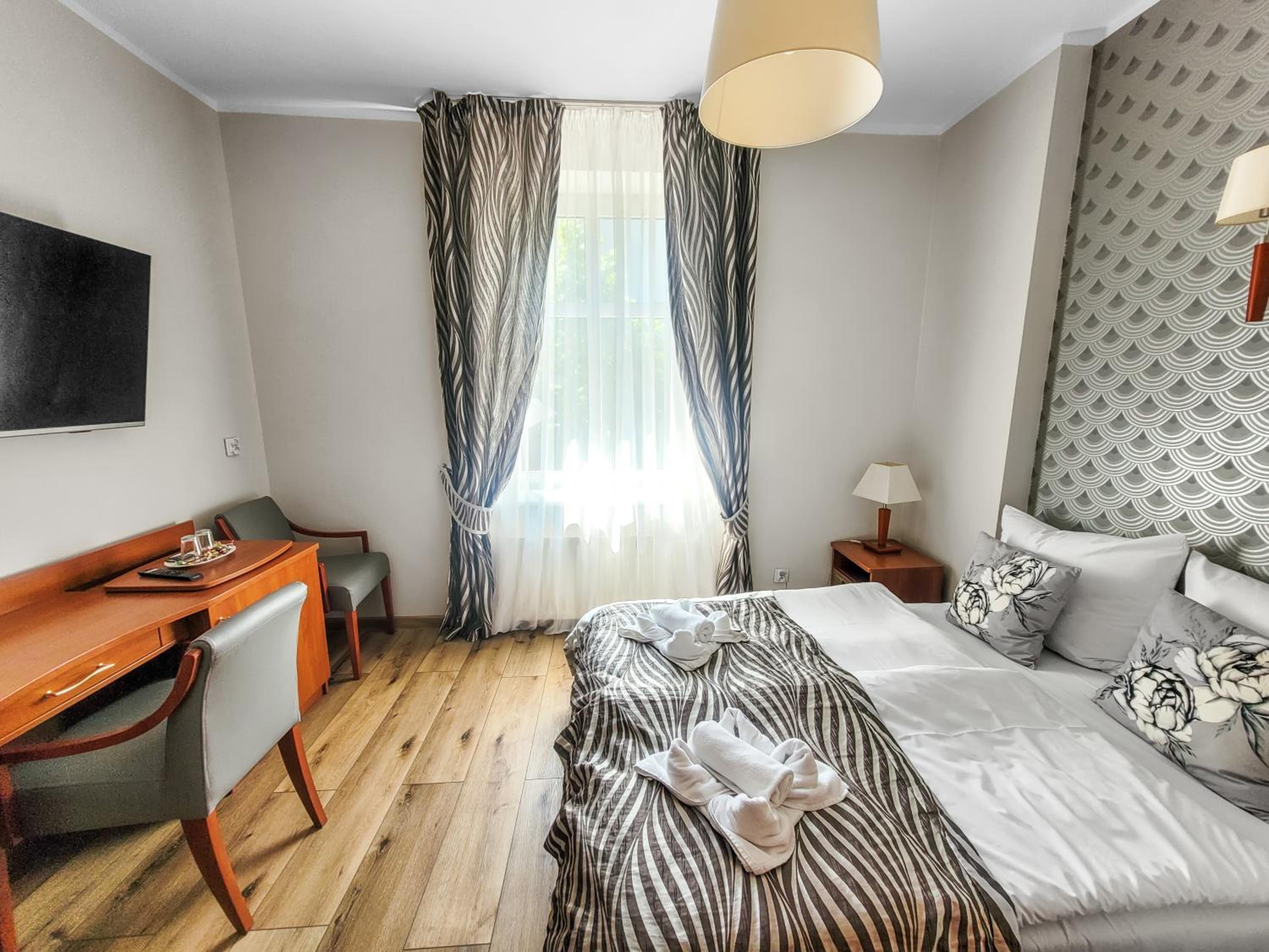 Small Double Room - Photo 2