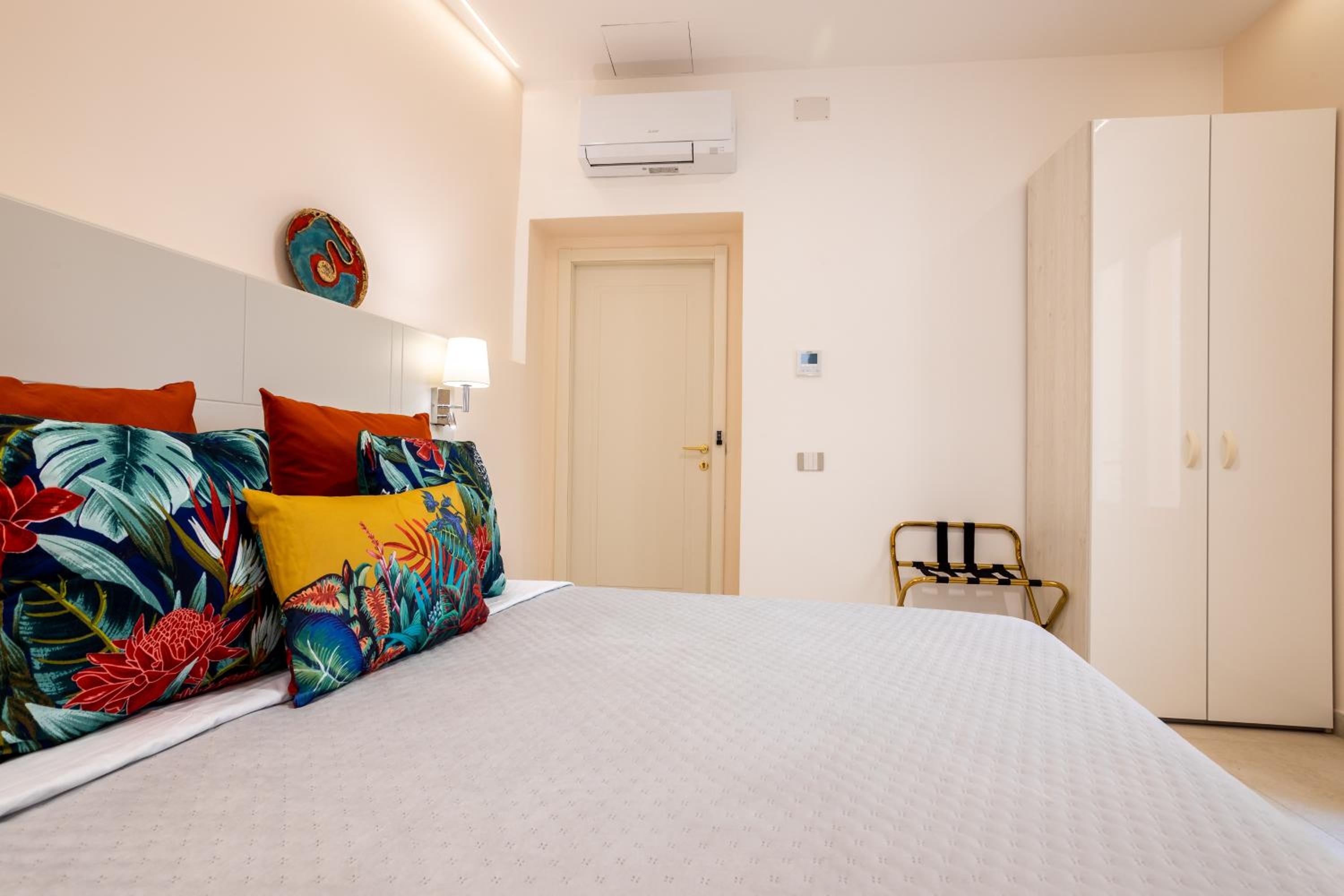 Double Room with Private Bathroom - Photo 39