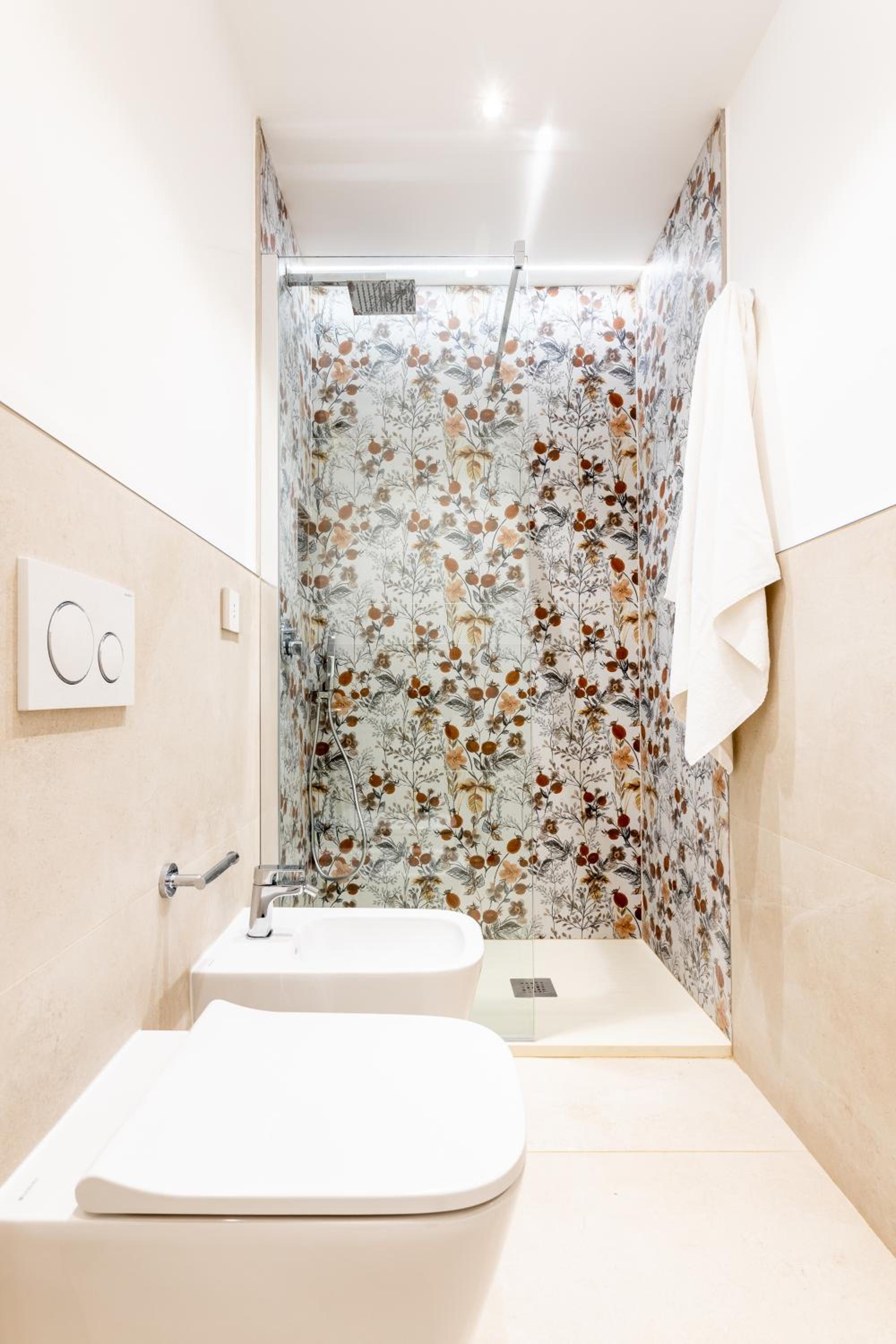 Triple Room with Private Bathroom - Photo 12