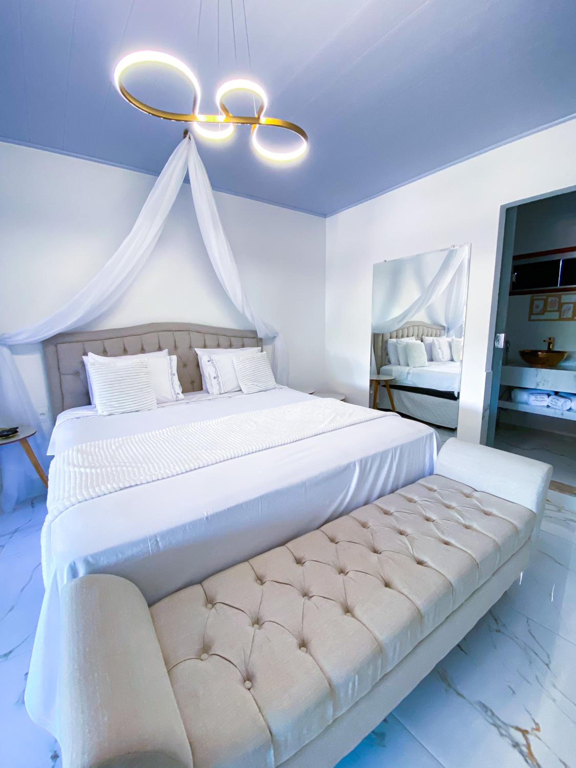 Deluxe Double Room with Bath photo 2
