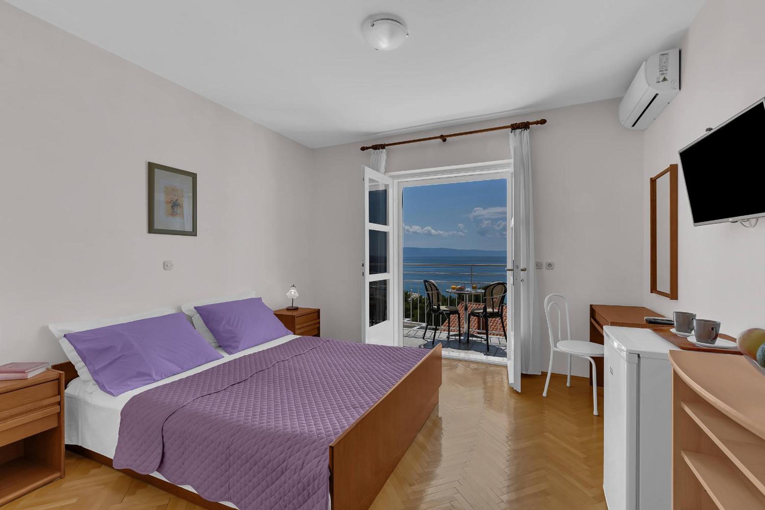 Deluxe Double Room with Balcony and Sea View