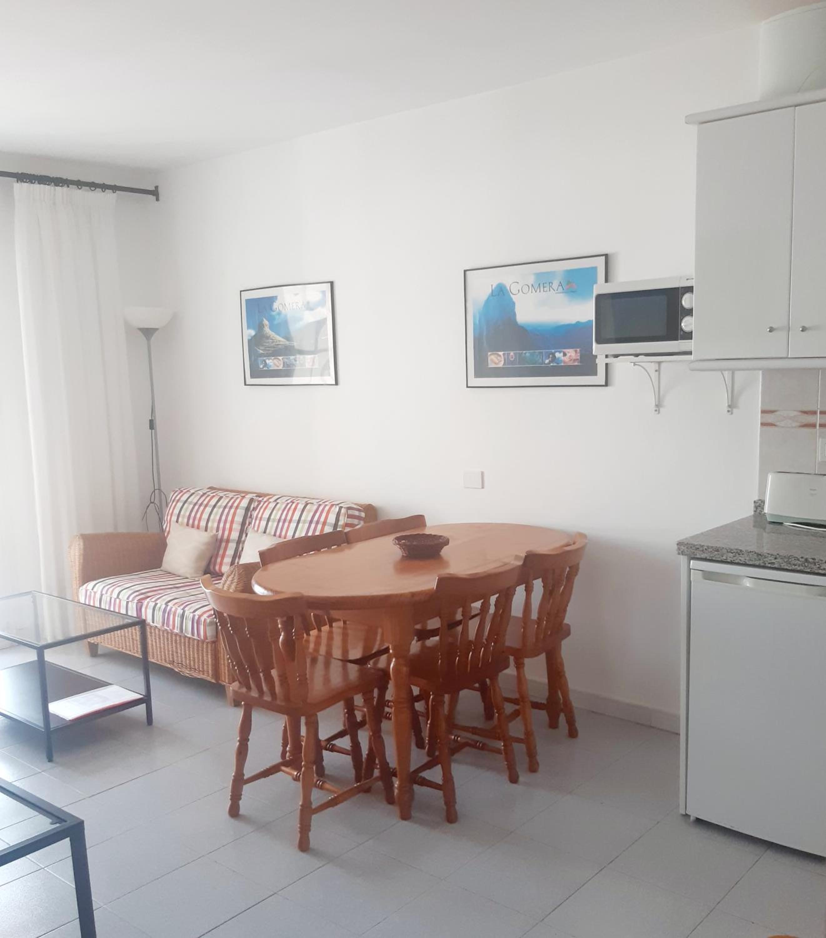 Two-Bedroom Apartment With Balcony And Sea View photo 2