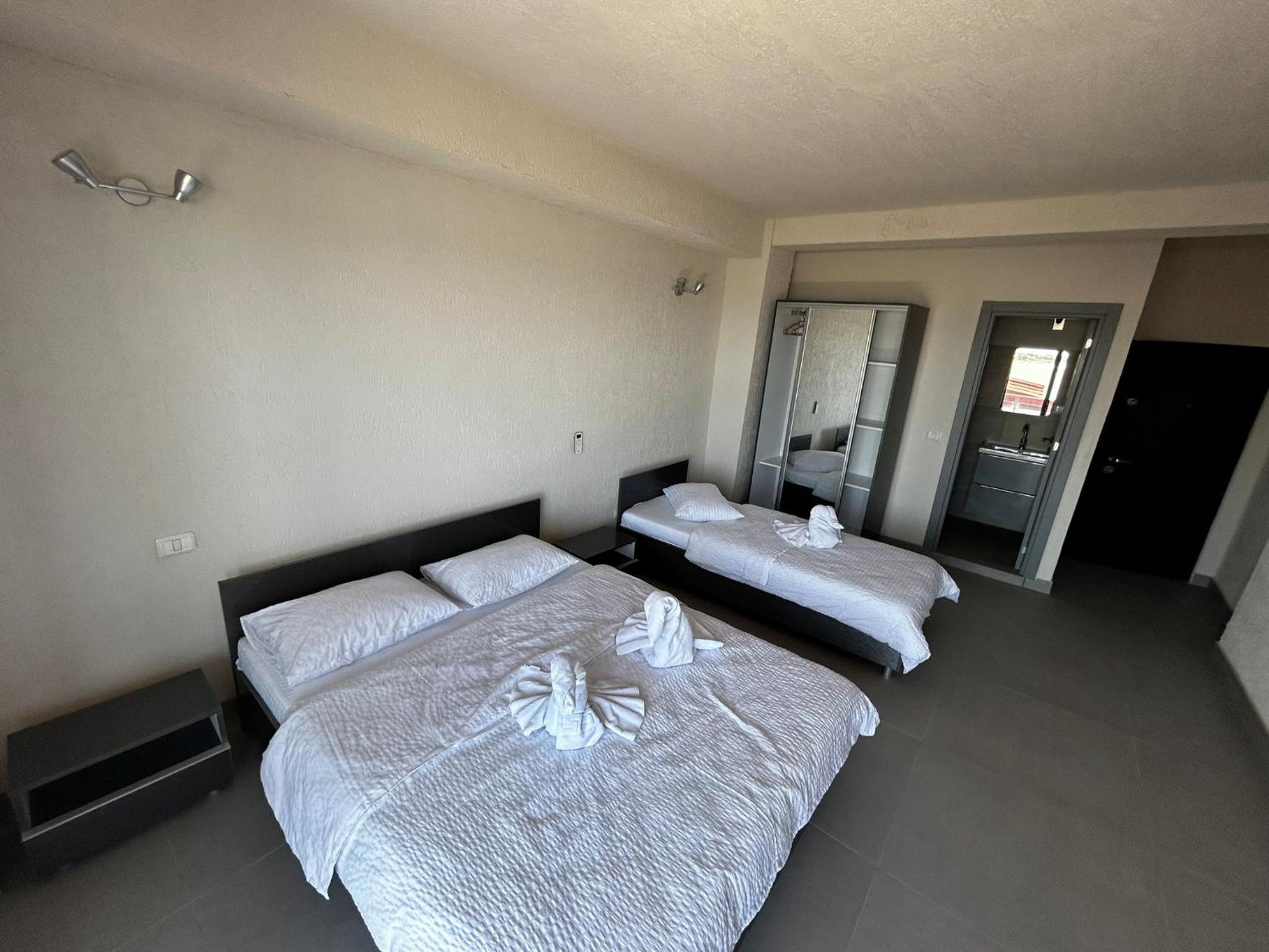 Triple Room with Terrace photo 3