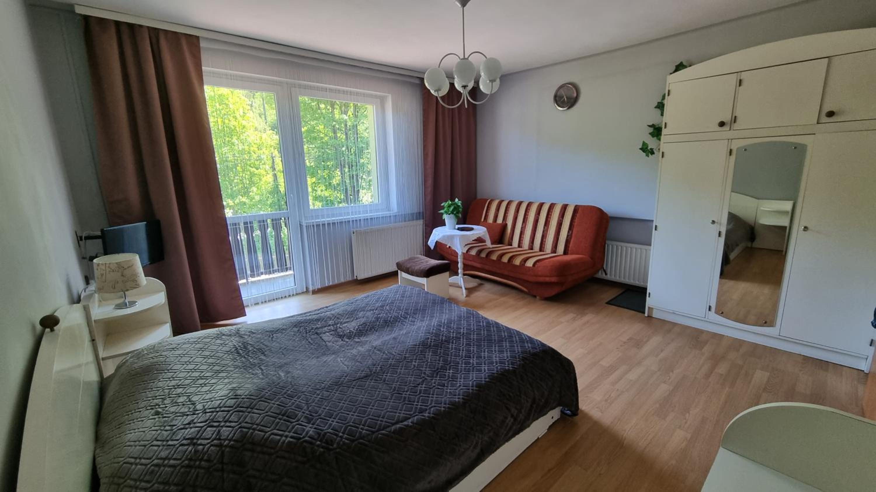 Family Room with Balcony photo 3