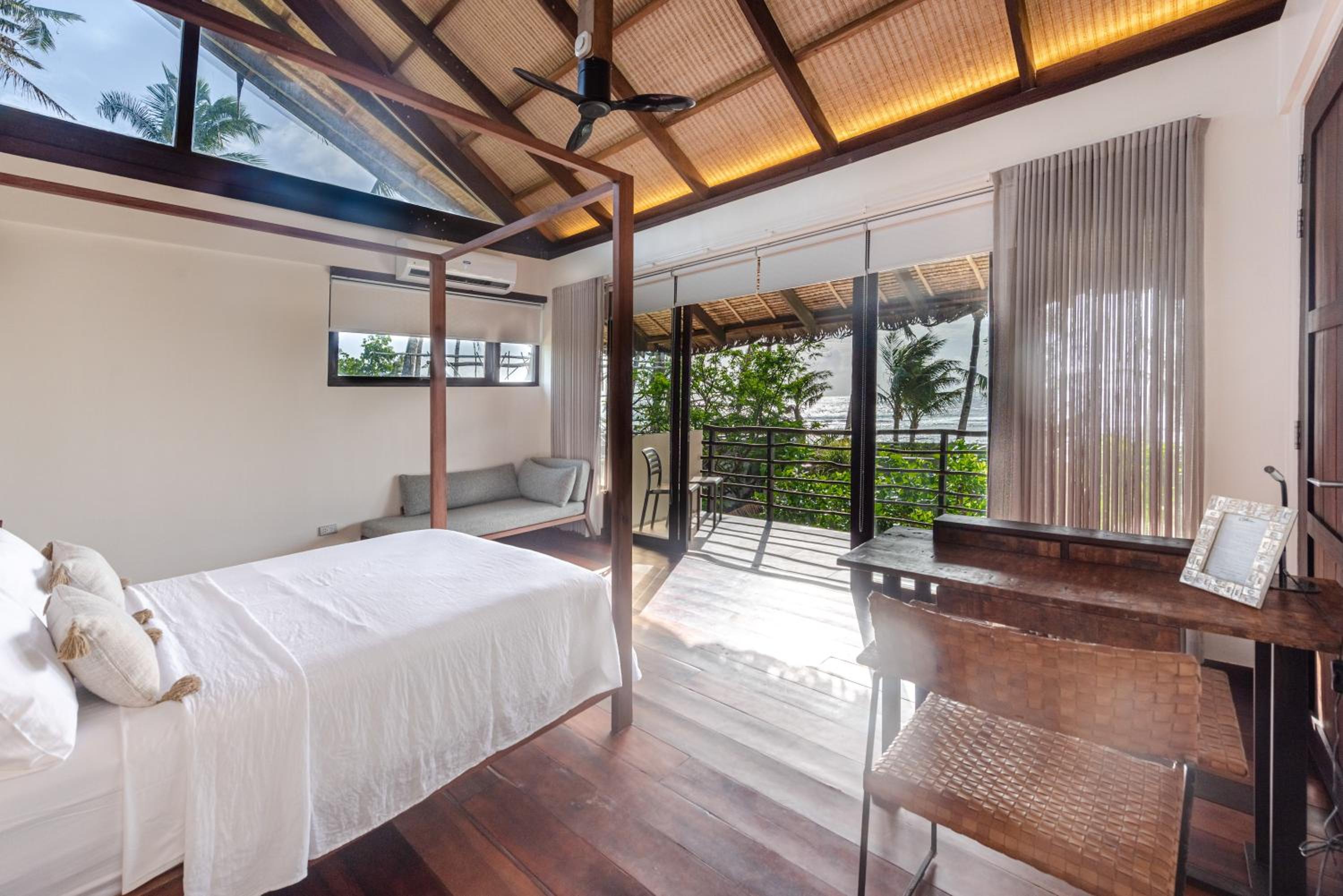 Queen Room with Sea View photo 2