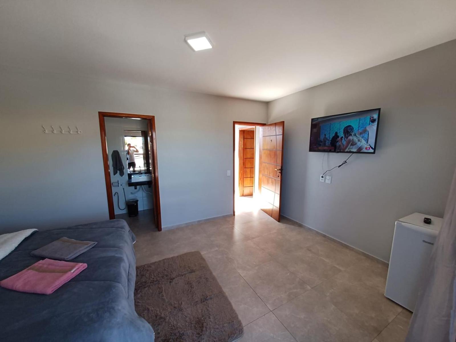 Deluxe Queen Suite - Photo 9