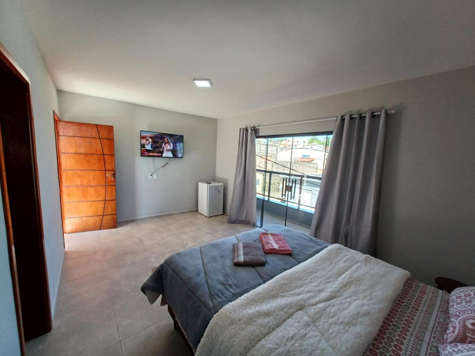 Deluxe Queen Suite - Photo 8