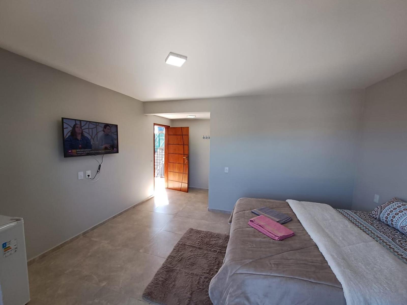 Deluxe Queen Suite - Photo 7